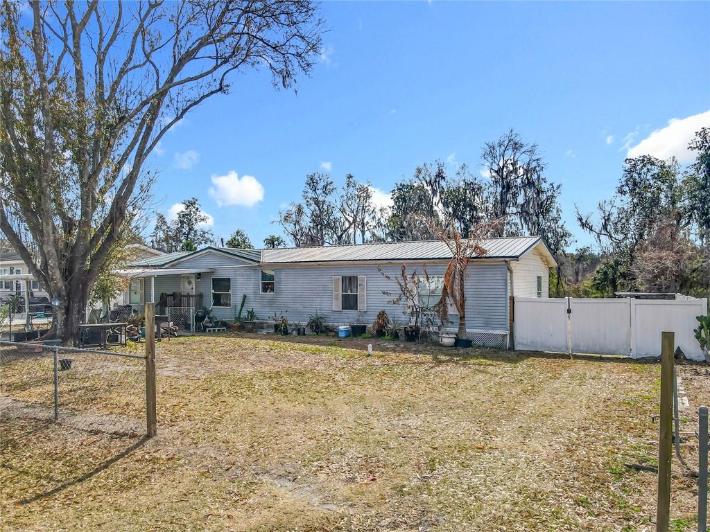 Photo of 4012 Shady Hammock Drive, Mulberry, FL 33860 (MLS # L4959510)