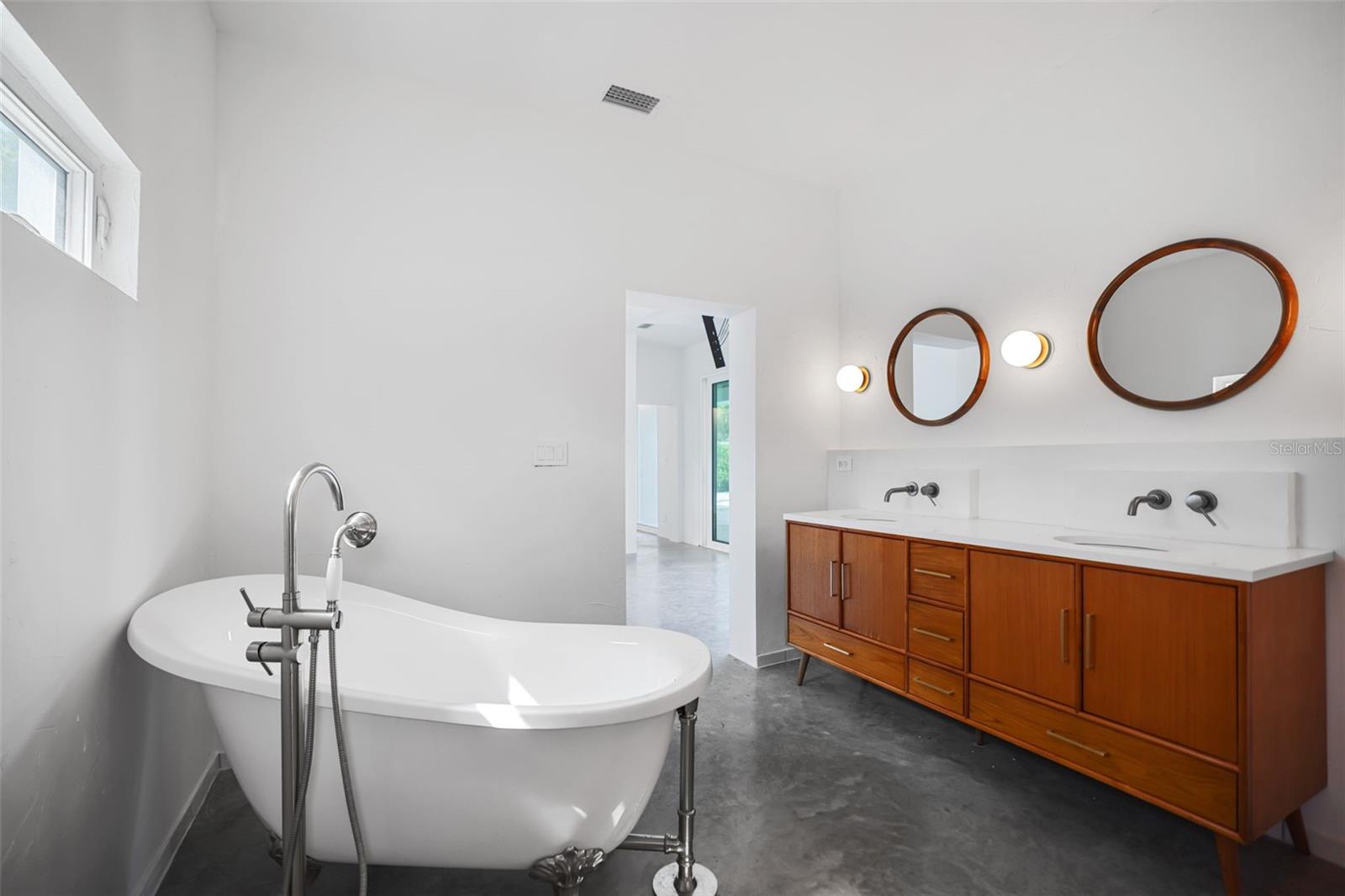 DUNEDIN ISLES COUNTRY CLUB - Residential