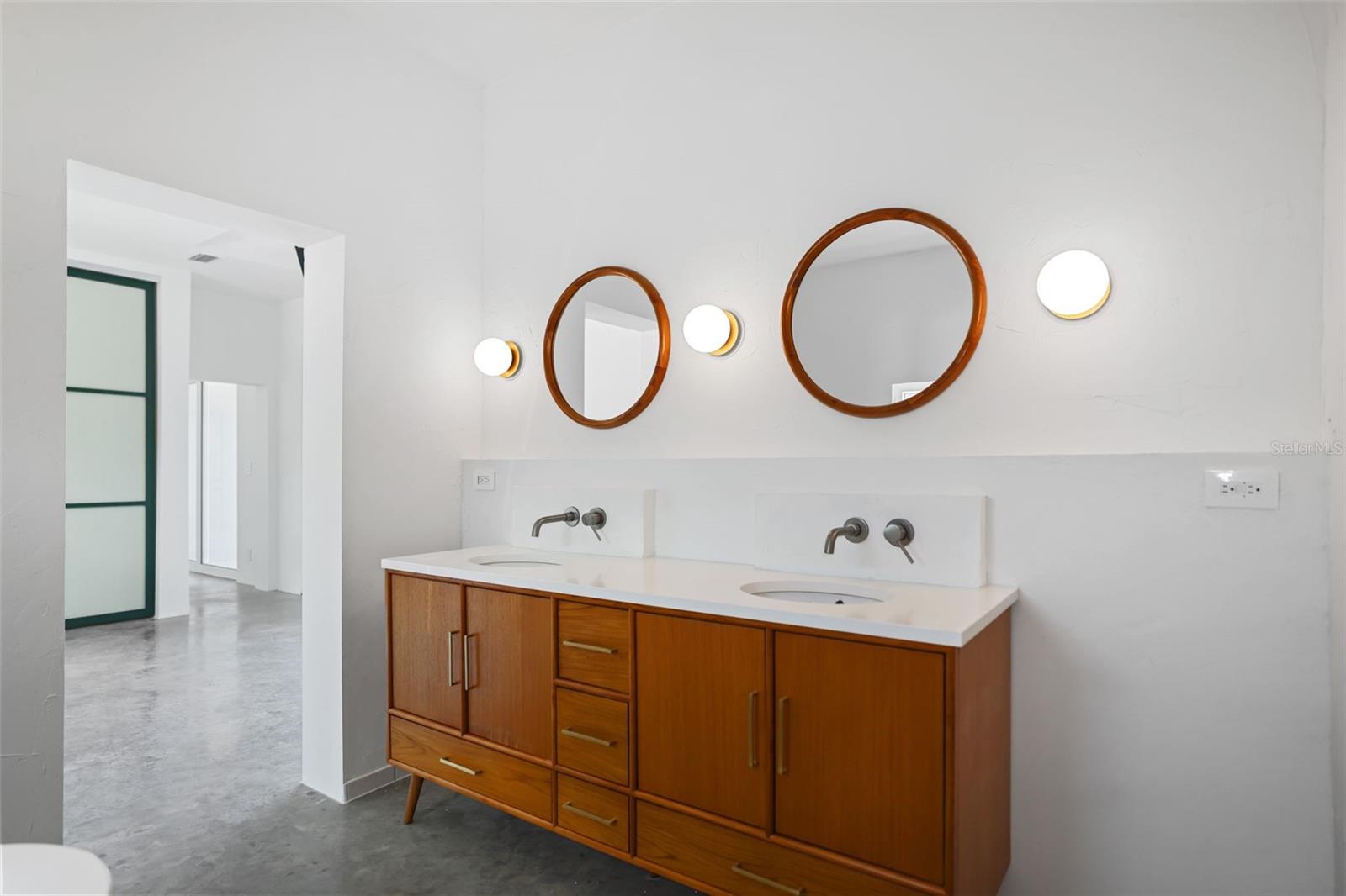 DUNEDIN ISLES COUNTRY CLUB - Residential