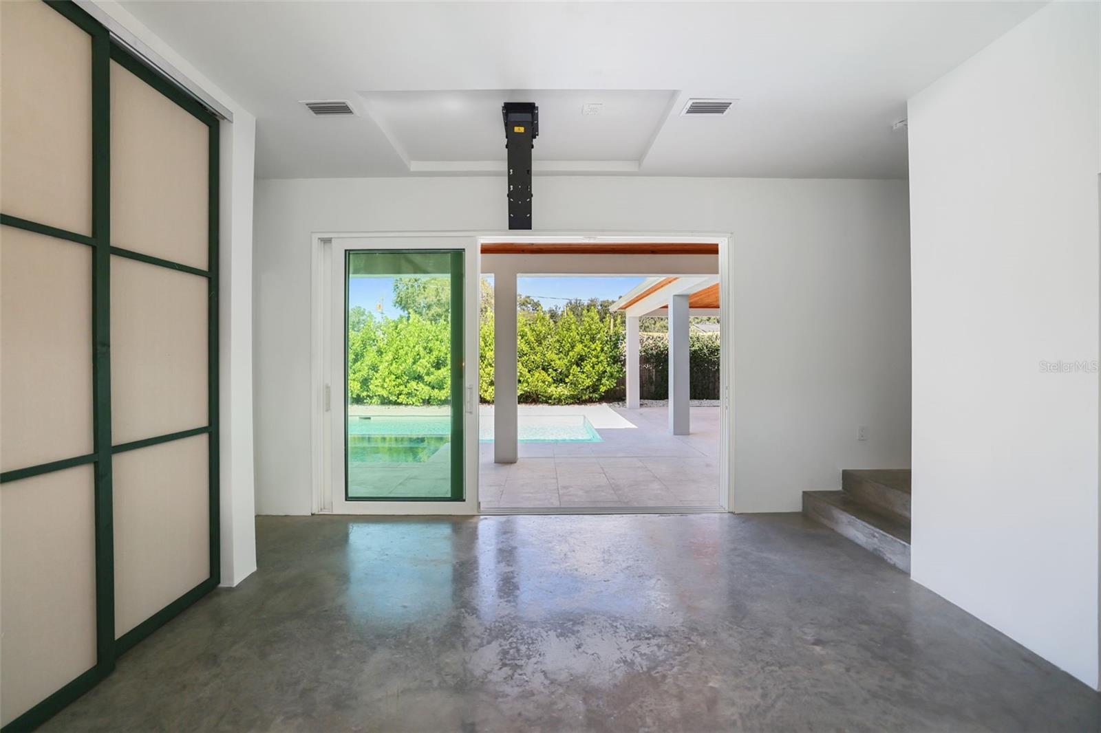 DUNEDIN ISLES COUNTRY CLUB - Residential