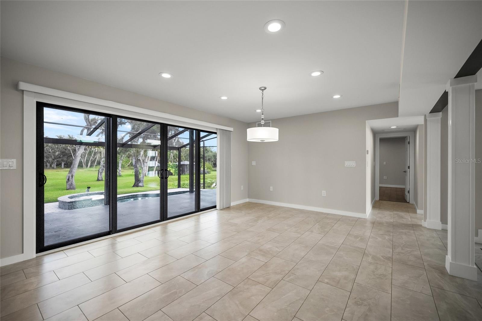 SADDLE CREEK - Residential