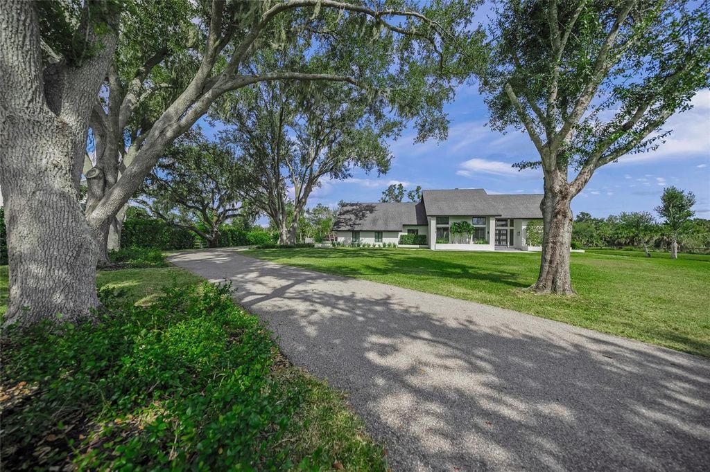 Photo of 7012 Saddle Creek Circle, Sarasota, FL 34241 (MLS # A4669535)