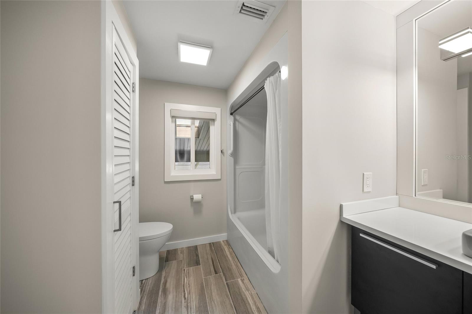 SADDLE CREEK - Residential