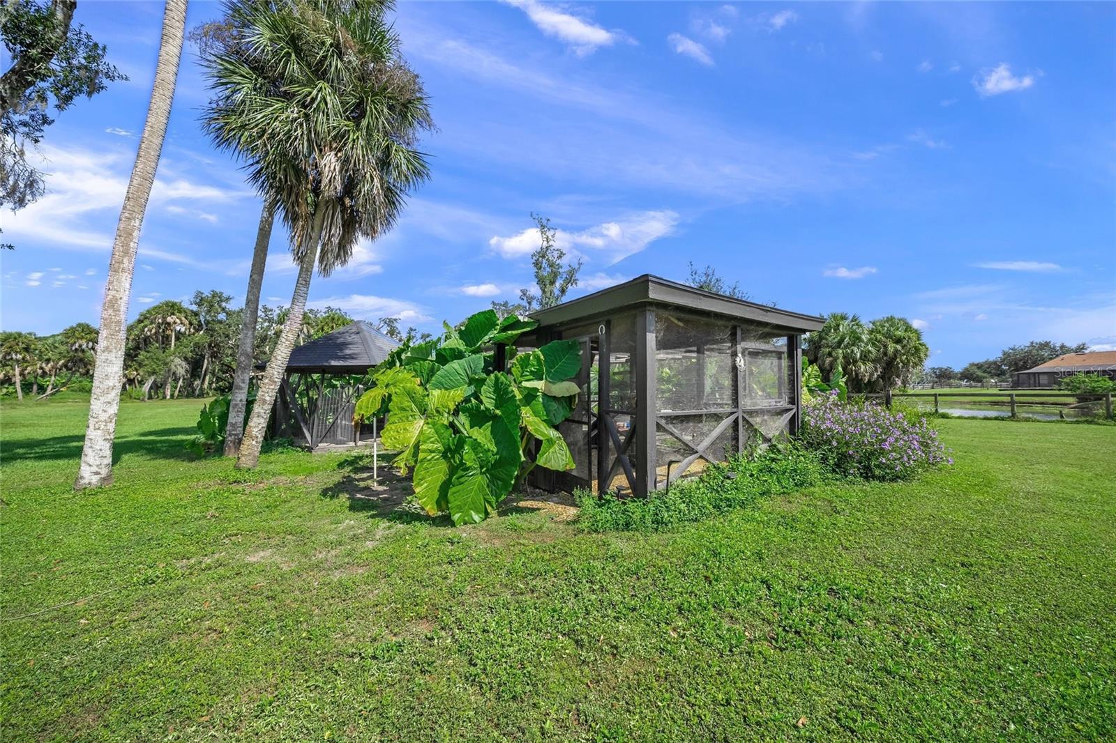 SADDLE CREEK - Residential