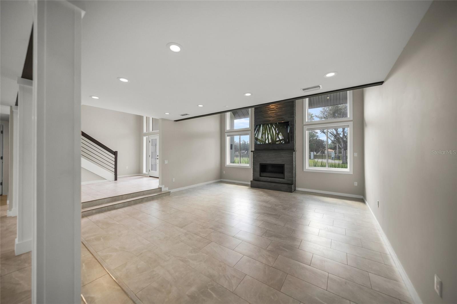 SADDLE CREEK - Residential