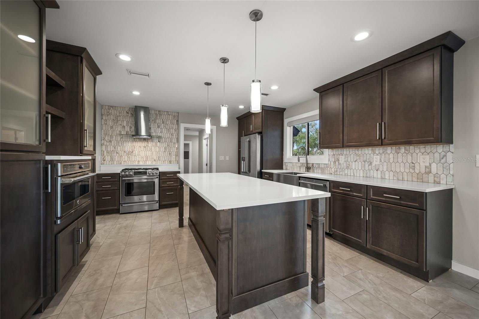 SADDLE CREEK - Residential