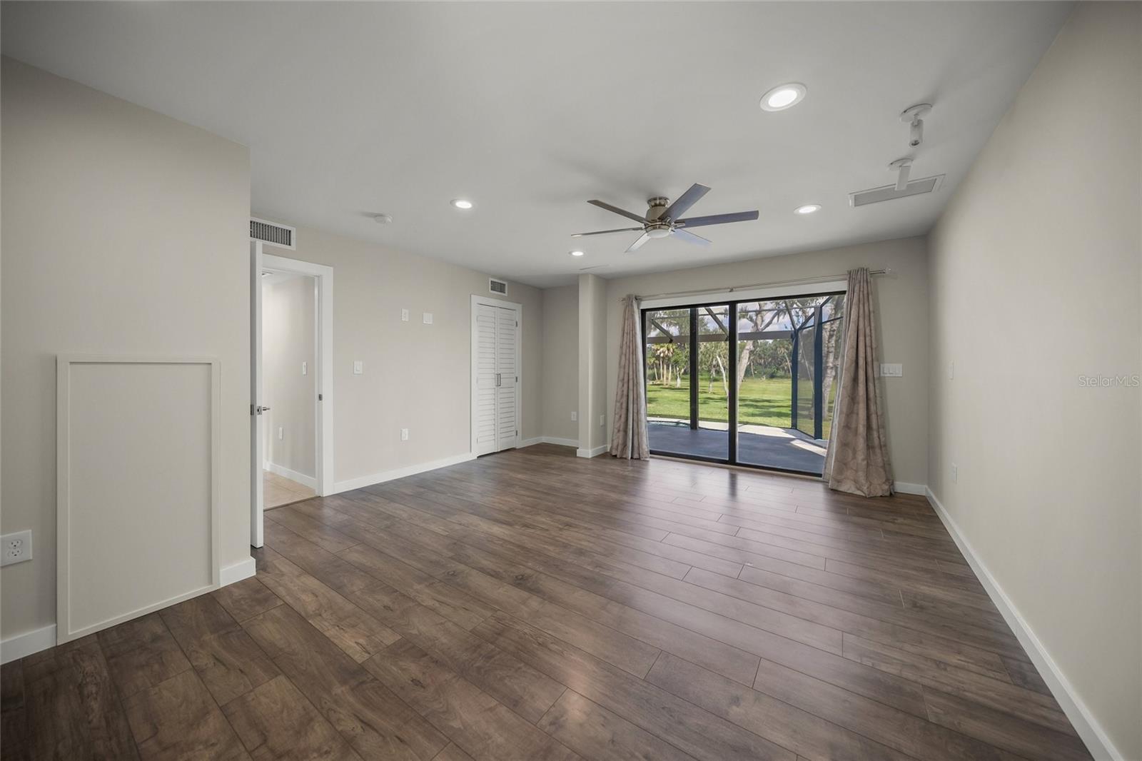 SADDLE CREEK - Residential