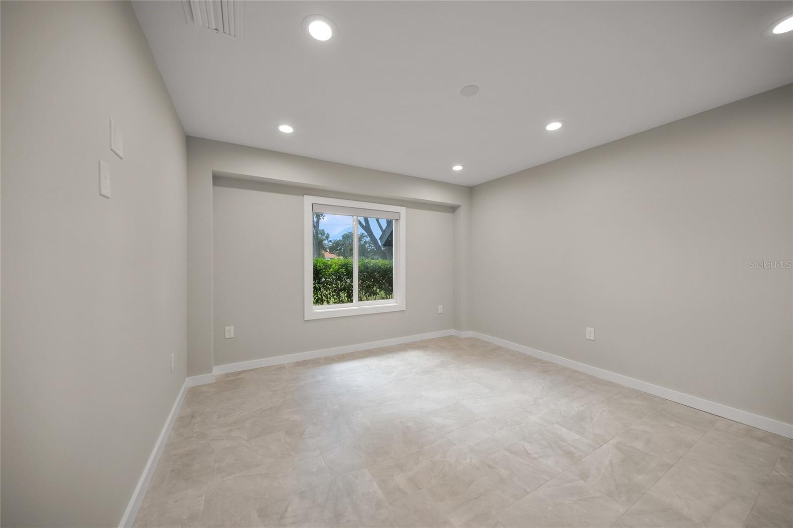 SADDLE CREEK - Residential