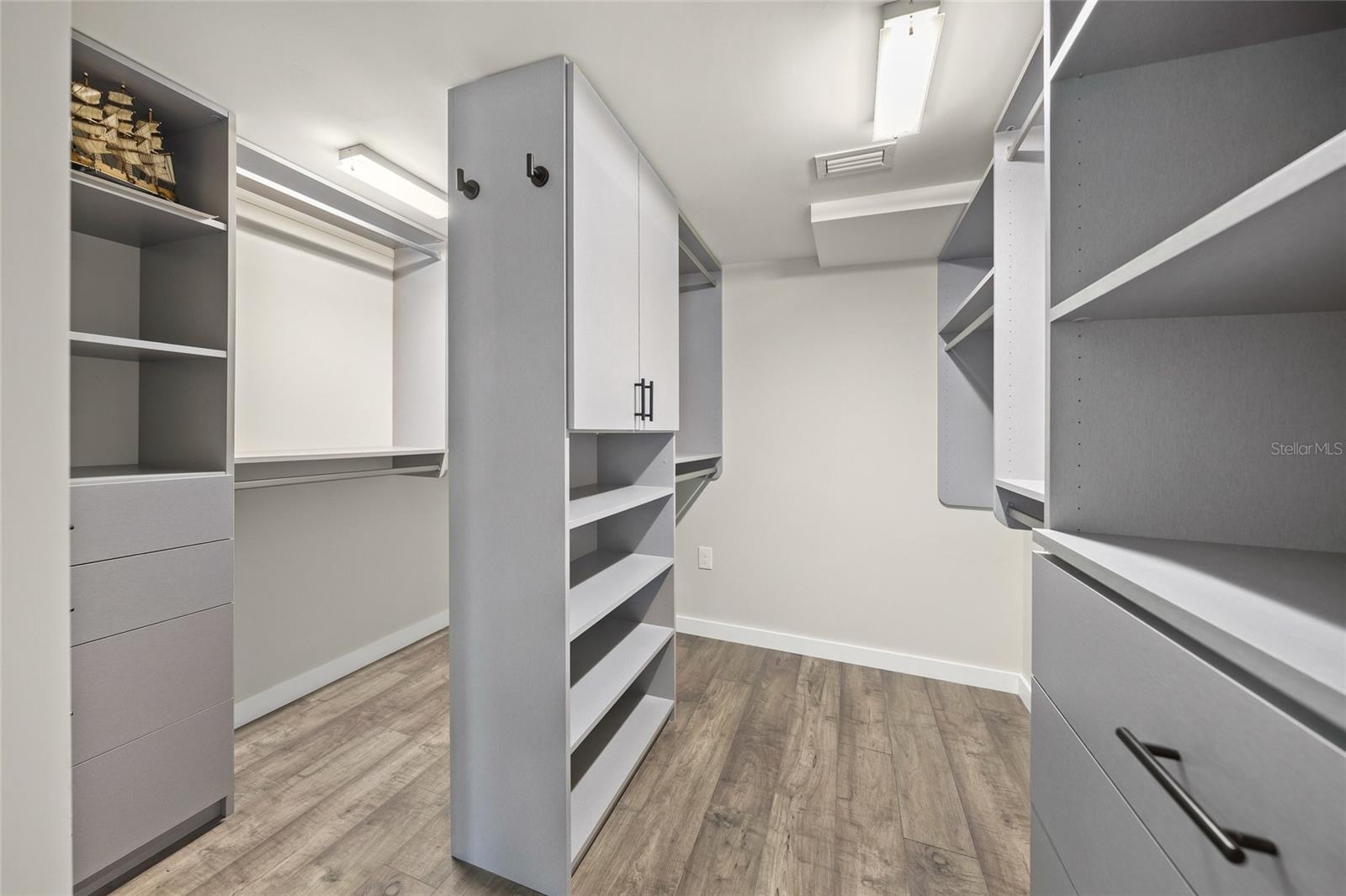 SADDLE CREEK - Residential