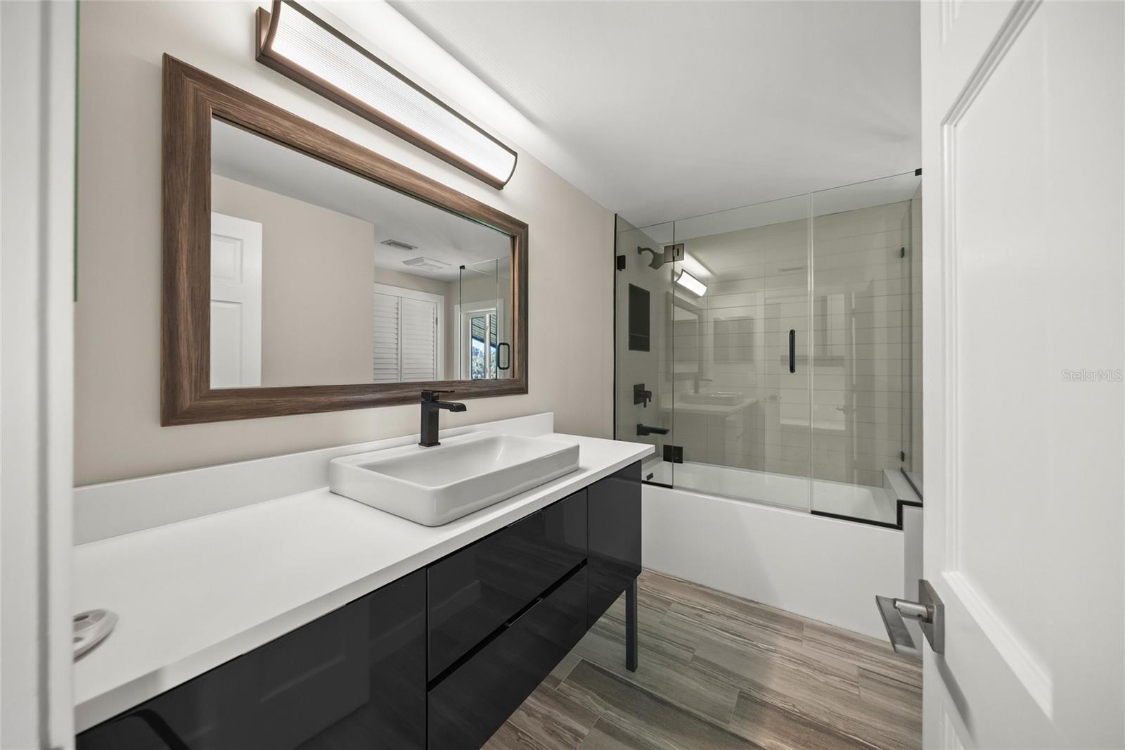 SADDLE CREEK - Residential