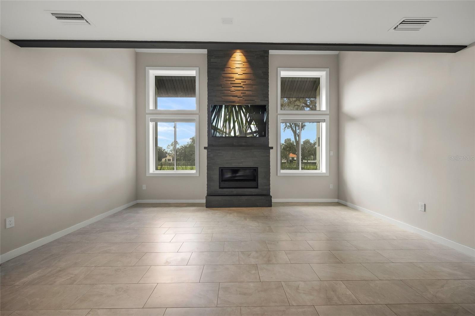 SADDLE CREEK - Residential