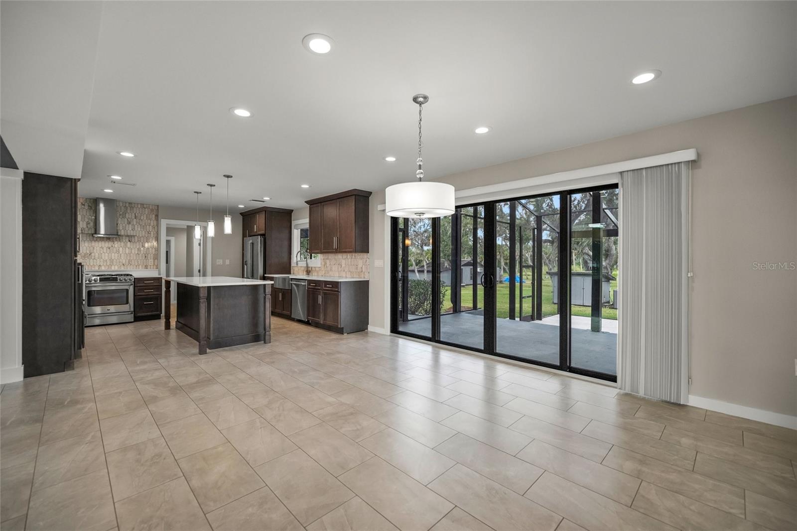 SADDLE CREEK - Residential