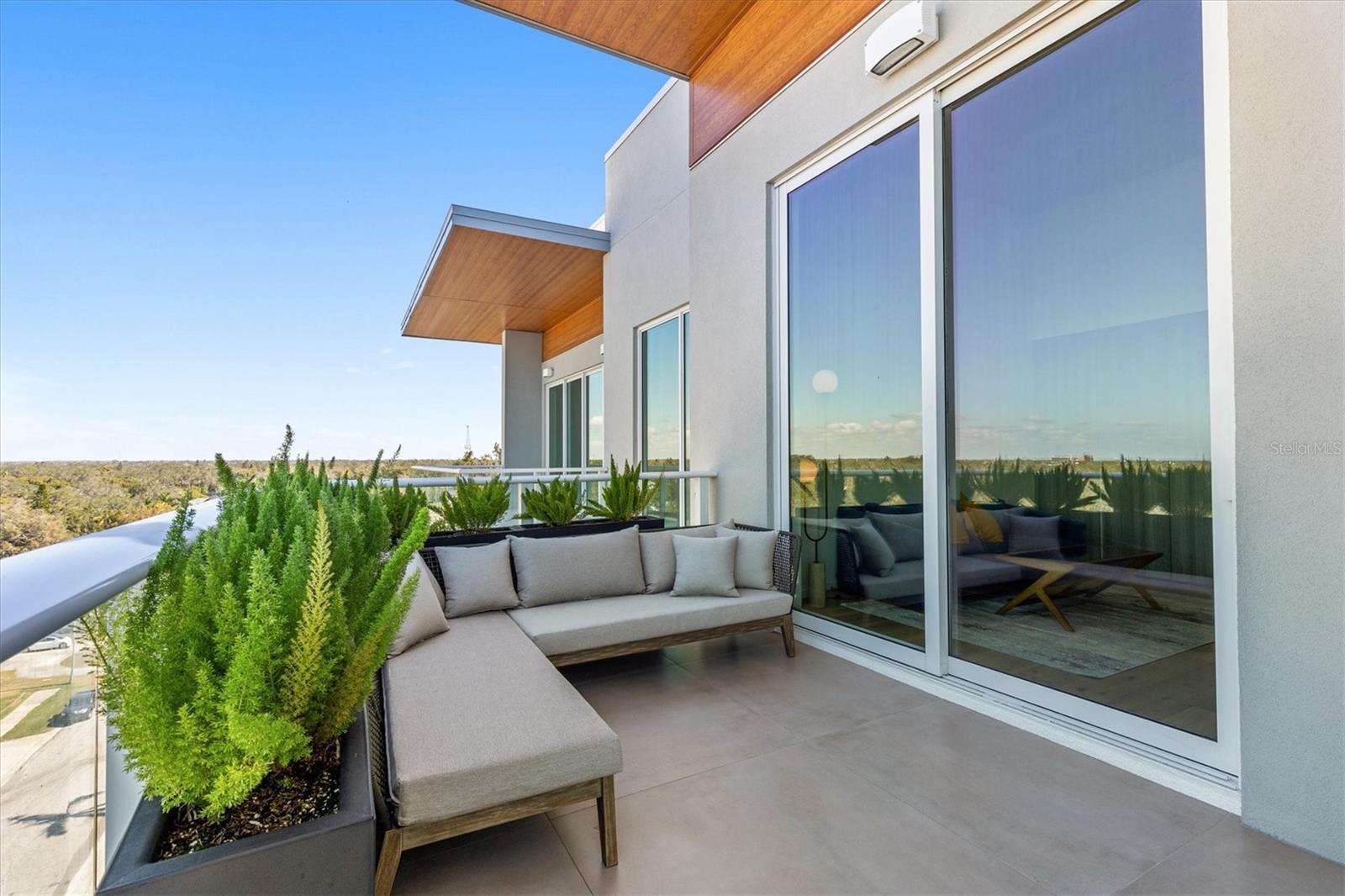 SERENA BY THE SEA CONDO - Residential