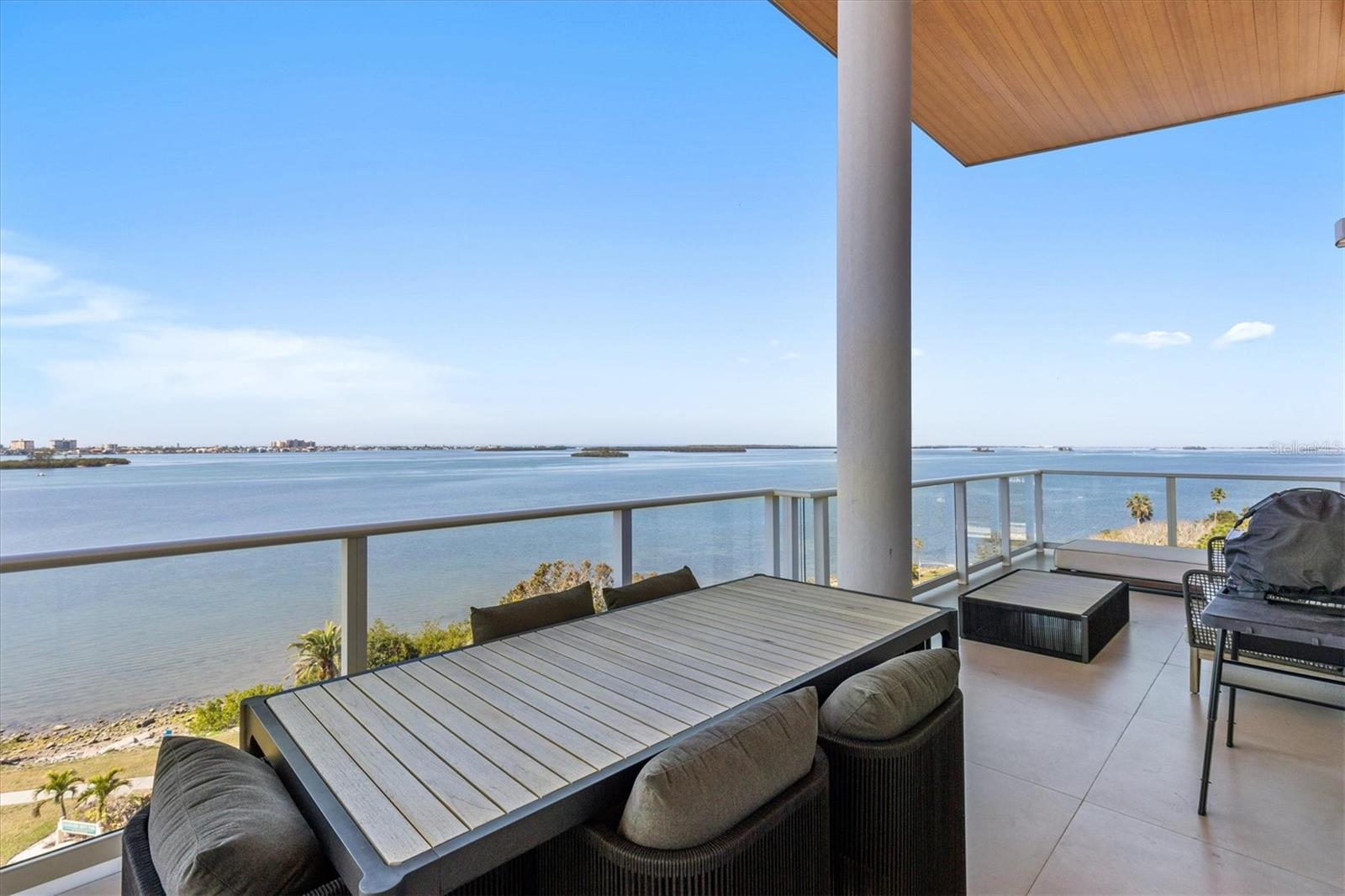 SERENA BY THE SEA CONDO - Residential