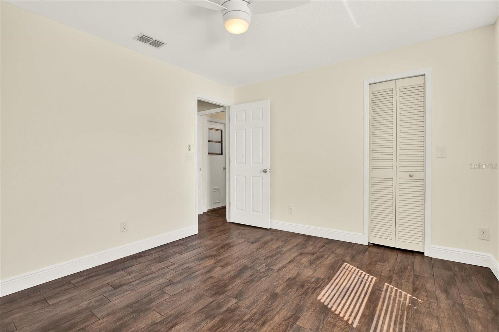 WHISPERING LAKES - Residential