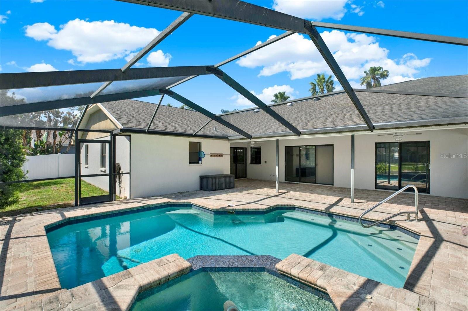 WHISPERING LAKES - Residential