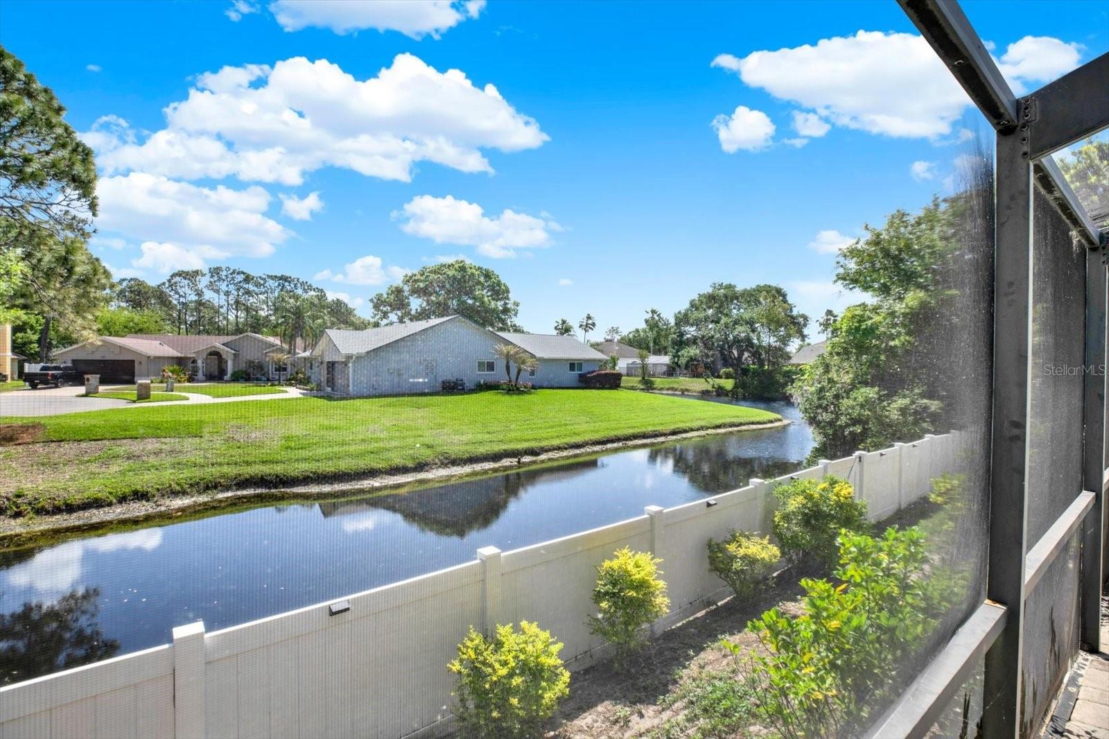 WHISPERING LAKES - Residential