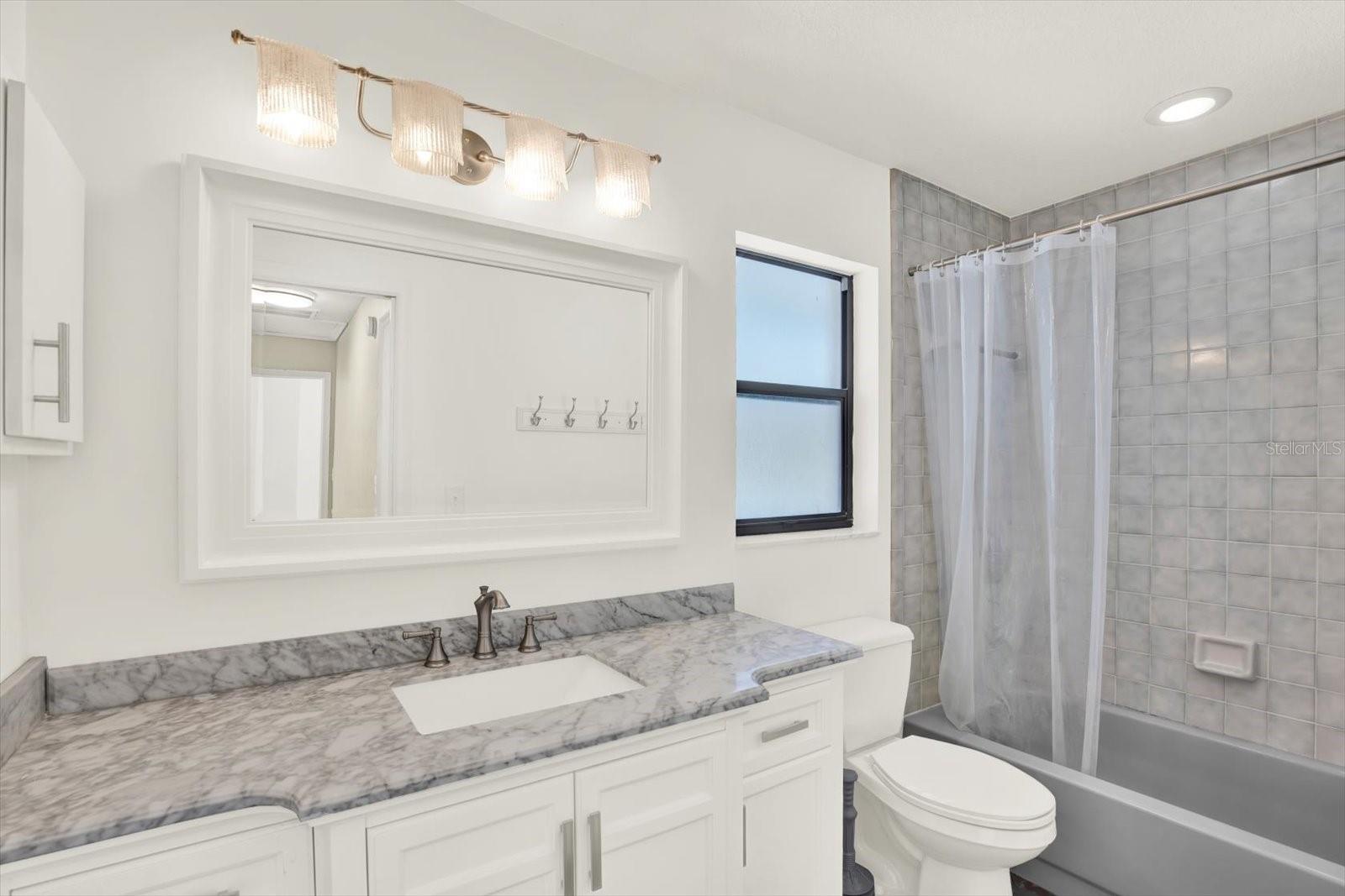 WHISPERING LAKES - Residential