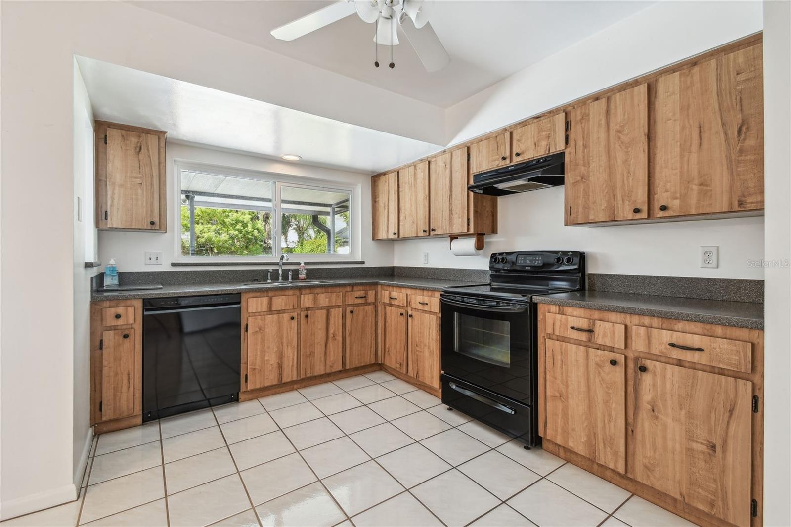 RAINTREE TERRACE SUB W - Residential