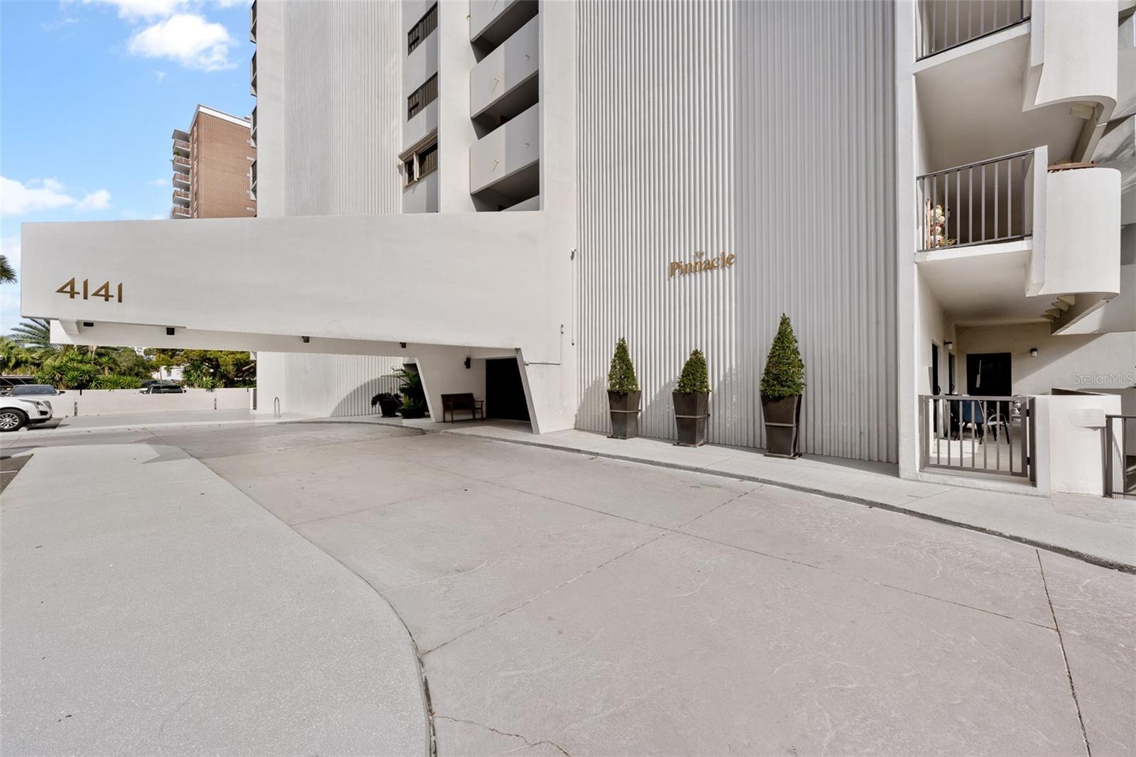 THE PINNACLE APTS A CONDO - Residential Lease