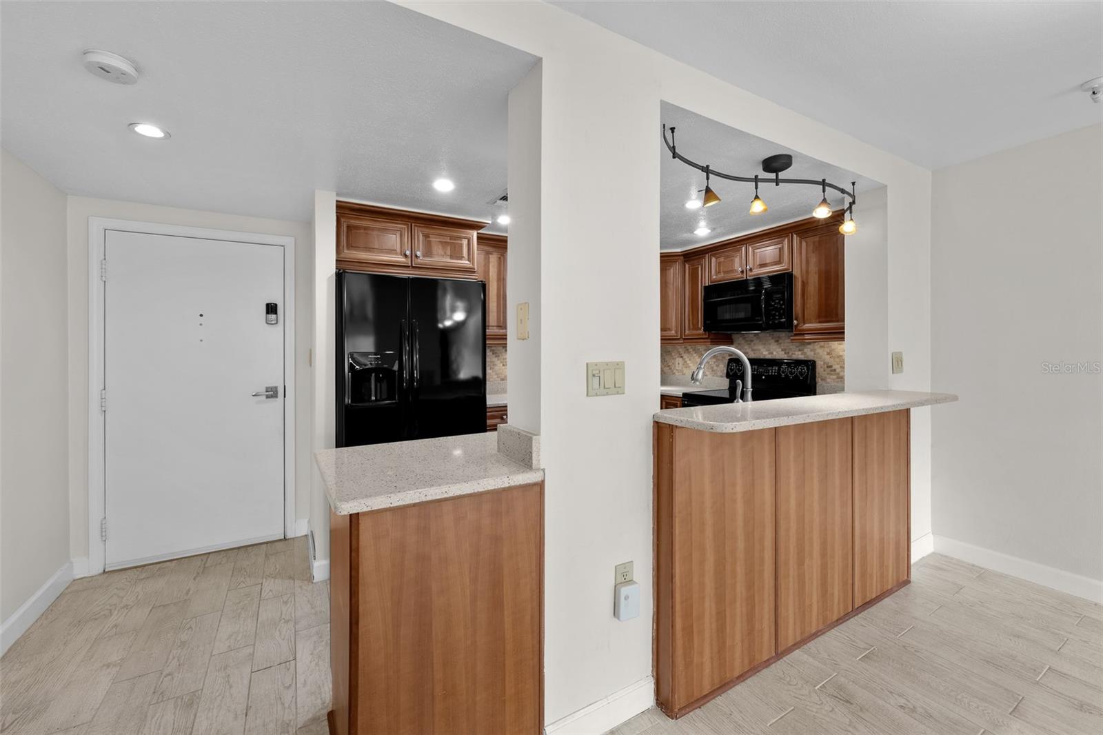 THE PINNACLE APTS A CONDO - Residential Lease