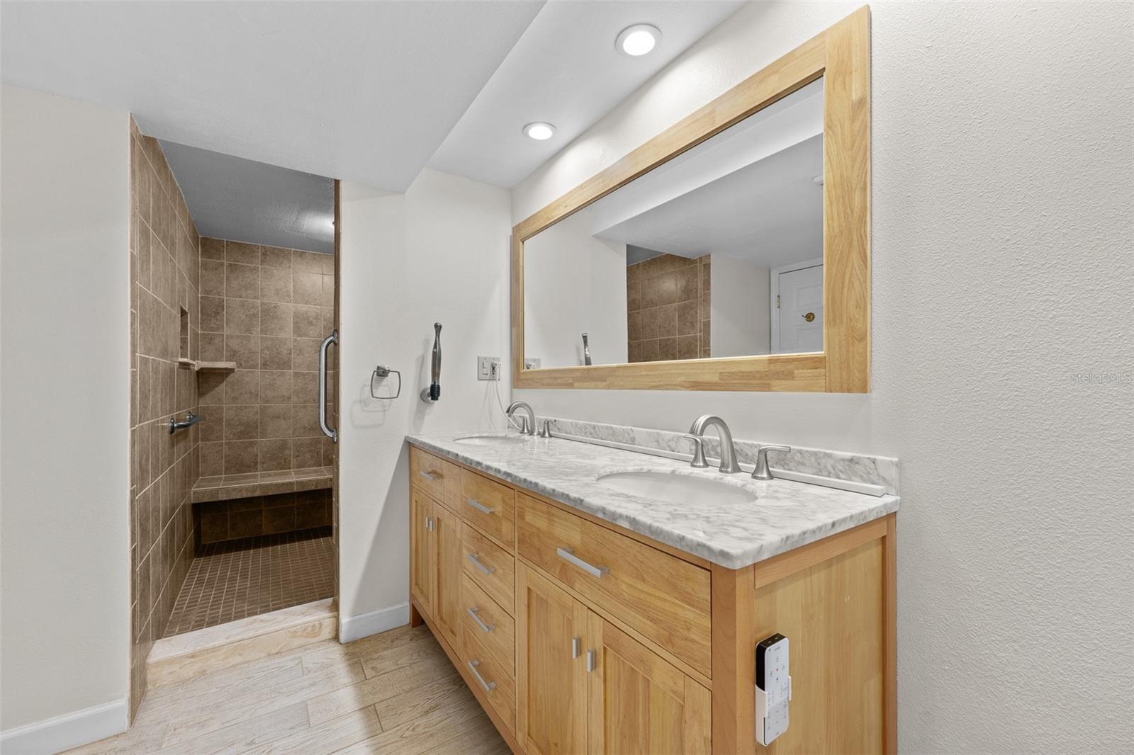 THE PINNACLE APTS A CONDO - Residential Lease