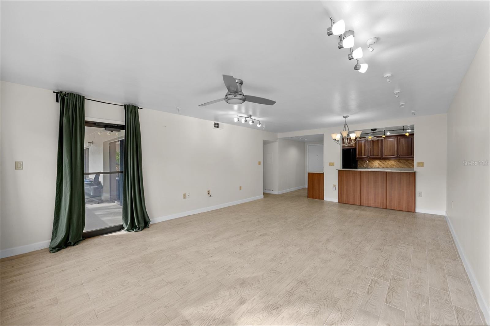 THE PINNACLE APTS A CONDO - Residential Lease