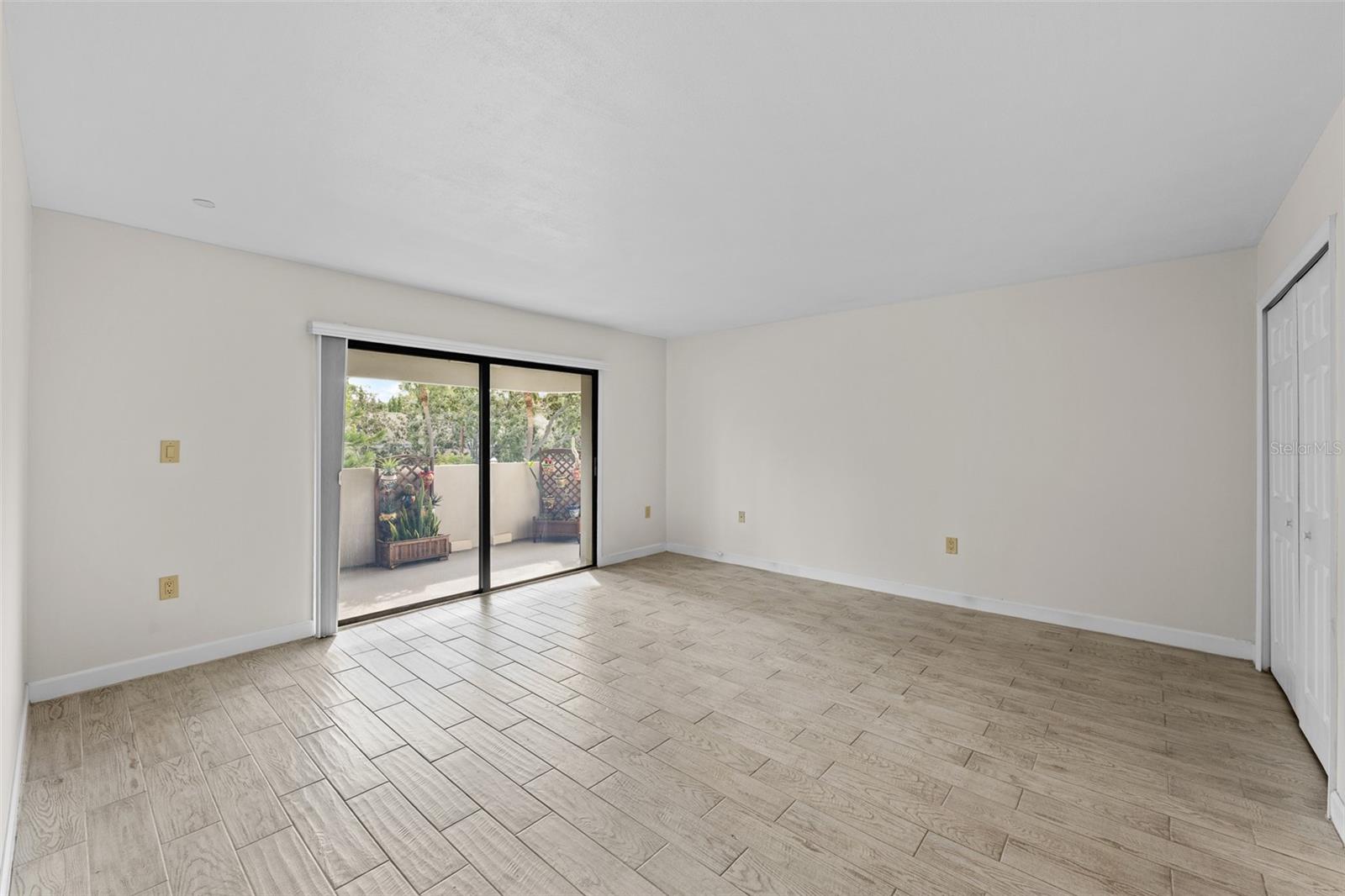 THE PINNACLE APTS A CONDO - Residential Lease