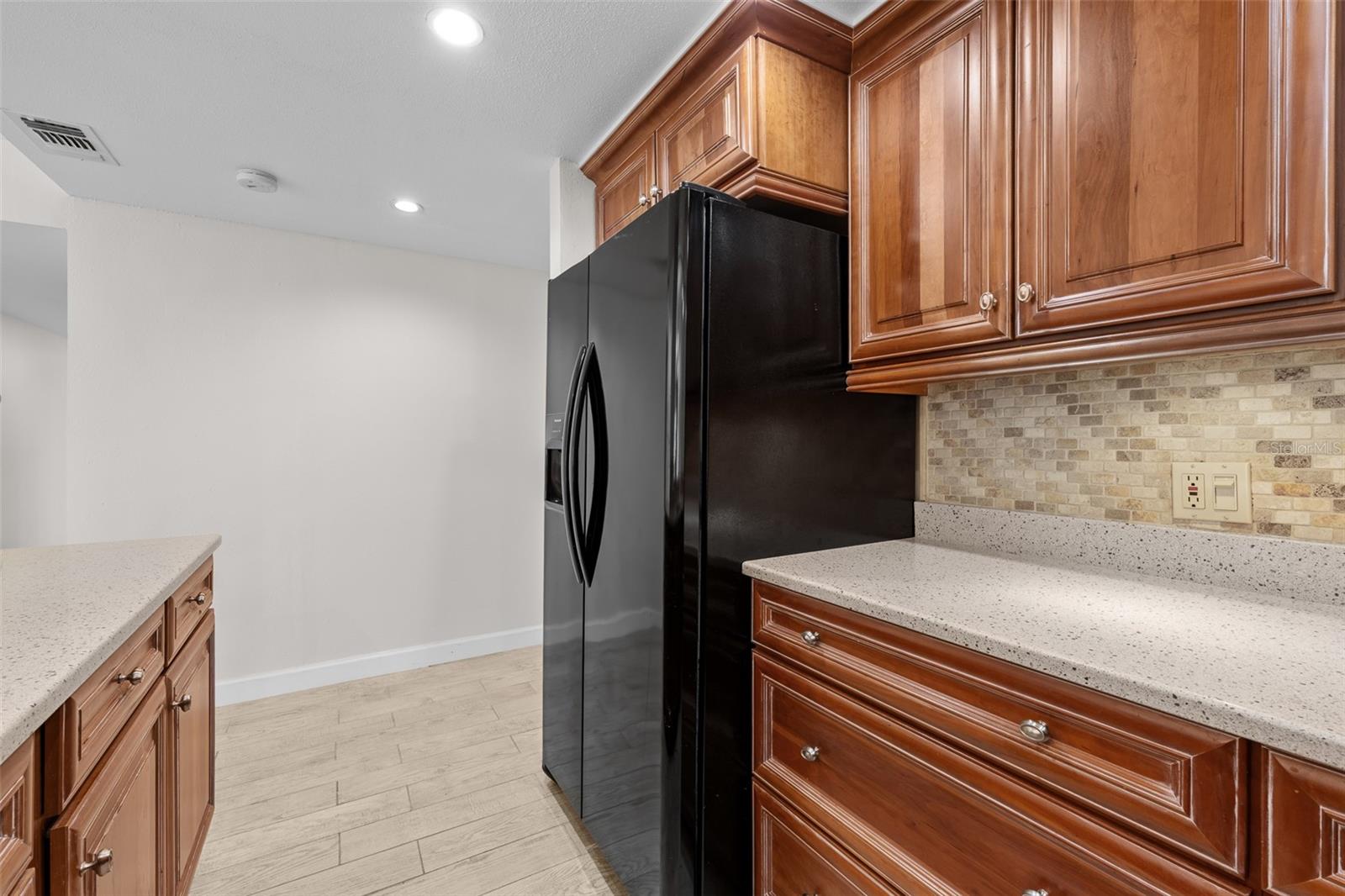 THE PINNACLE APTS A CONDO - Residential Lease