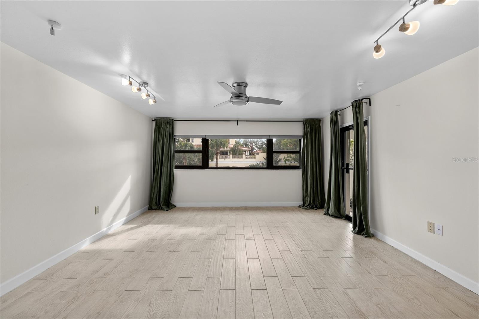 THE PINNACLE APTS A CONDO - Residential Lease