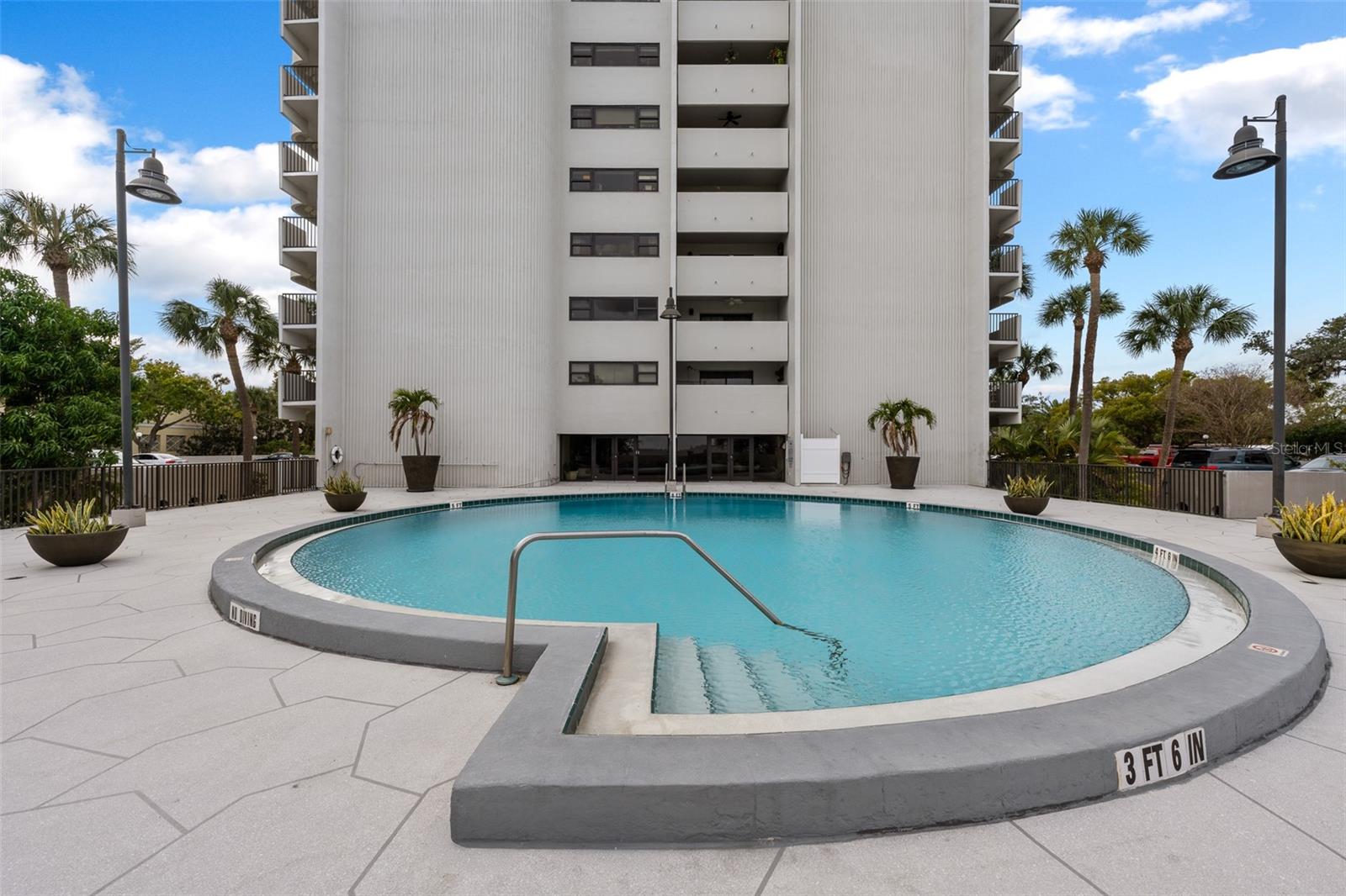 THE PINNACLE APTS A CONDO - Residential Lease