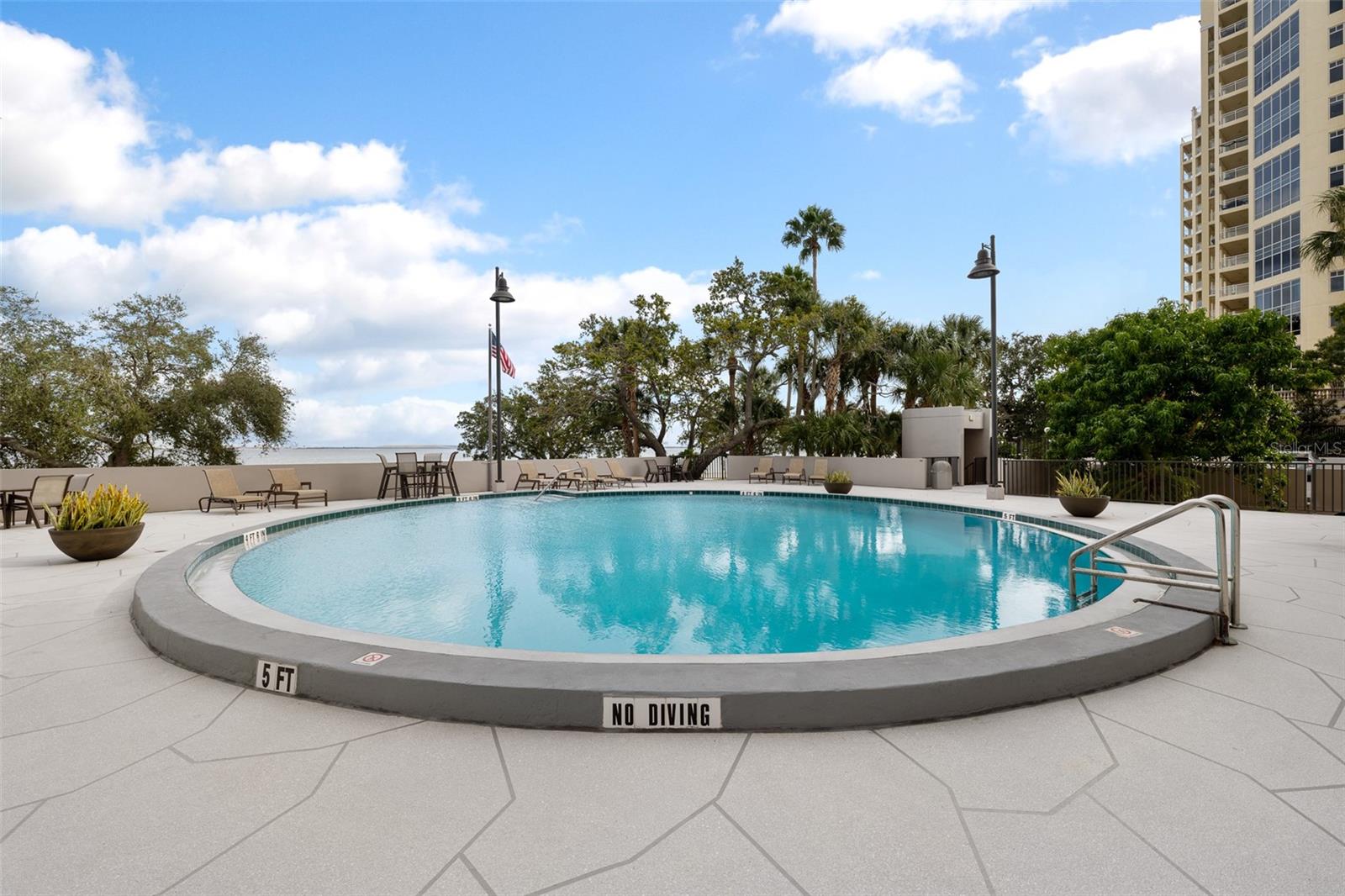 THE PINNACLE APTS A CONDO - Residential Lease