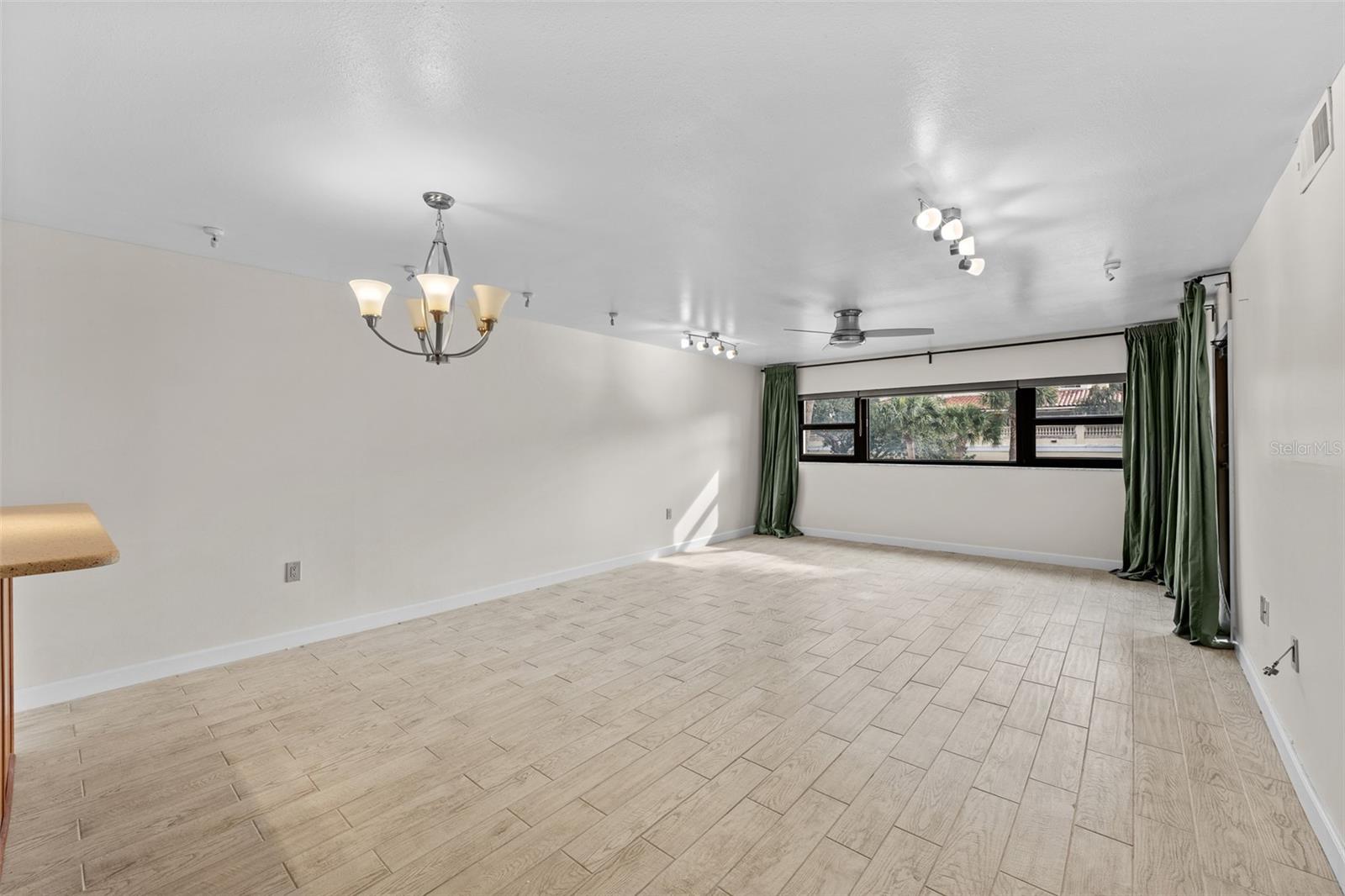 THE PINNACLE APTS A CONDO - Residential Lease