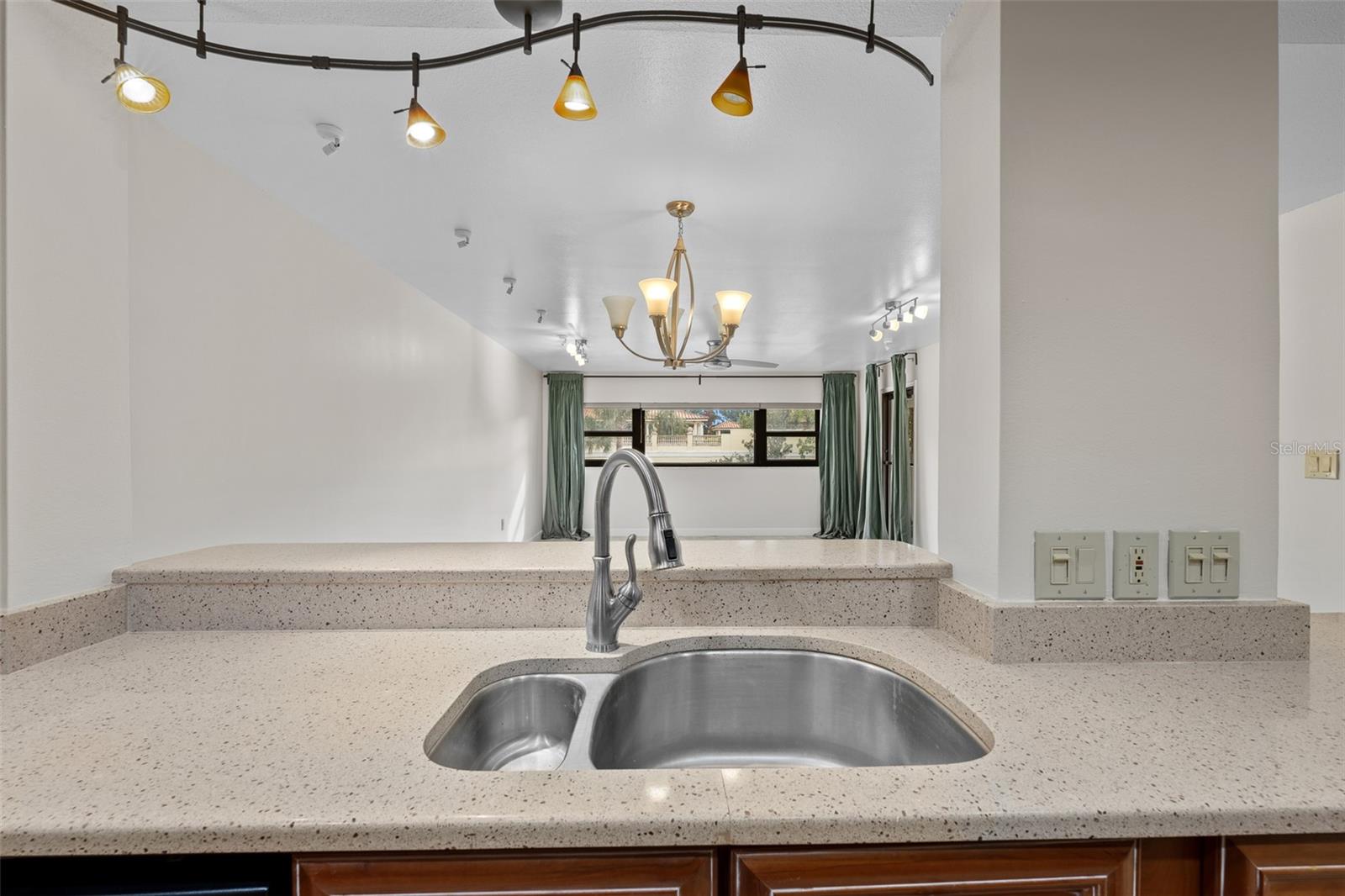 THE PINNACLE APTS A CONDO - Residential Lease