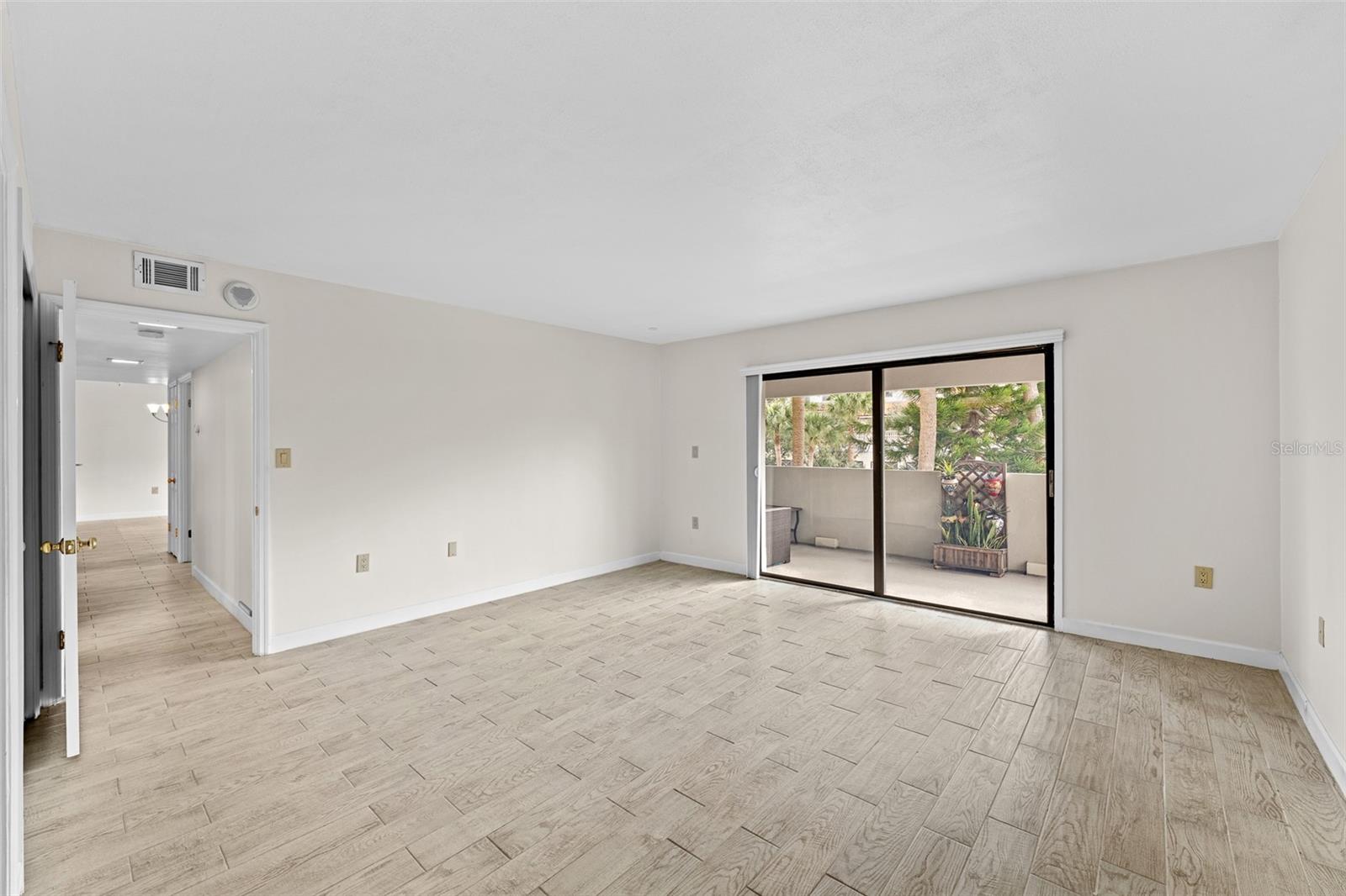 THE PINNACLE APTS A CONDO - Residential Lease