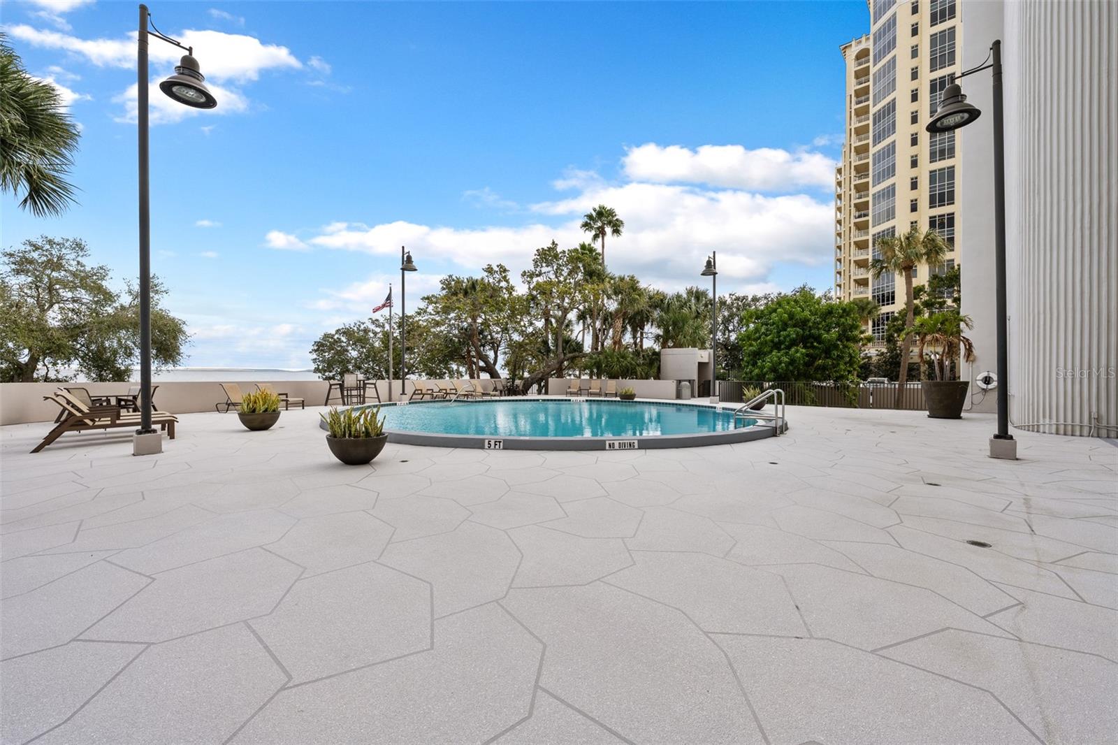 THE PINNACLE APTS A CONDO - Residential Lease