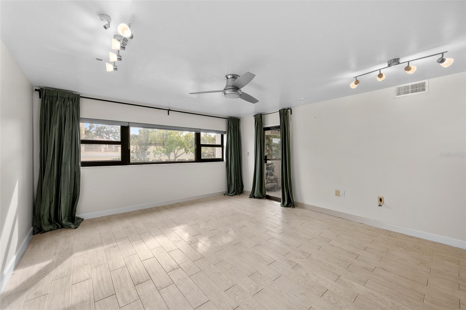 THE PINNACLE APTS A CONDO - Residential Lease