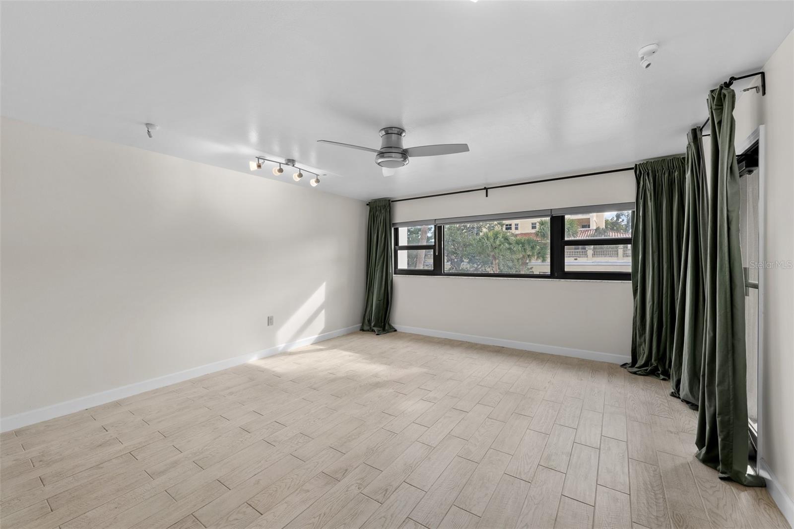 THE PINNACLE APTS A CONDO - Residential Lease