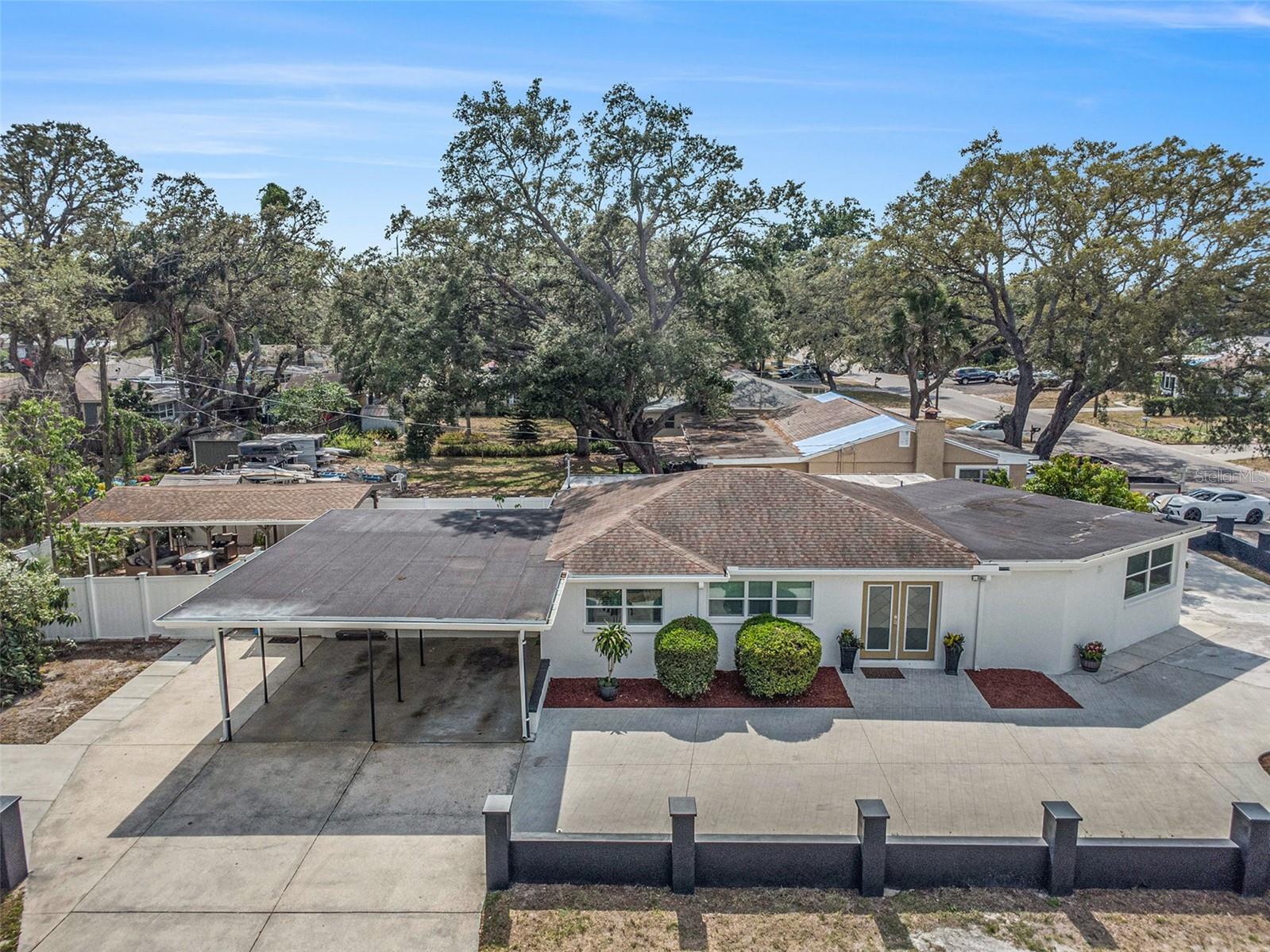 202 W AZALEA AVENUE
