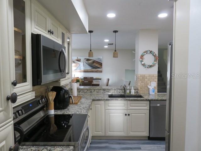 TARA VISTA - Residential Lease