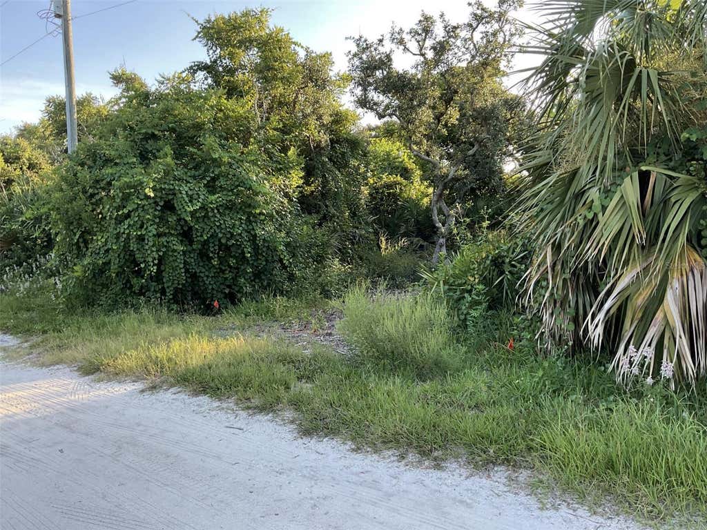 Photo of 5 Dogwood Terrace, Palm Coast, FL 32137 (MLS # FC320792)