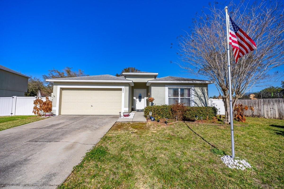 895 VANDERBILT DRIVE