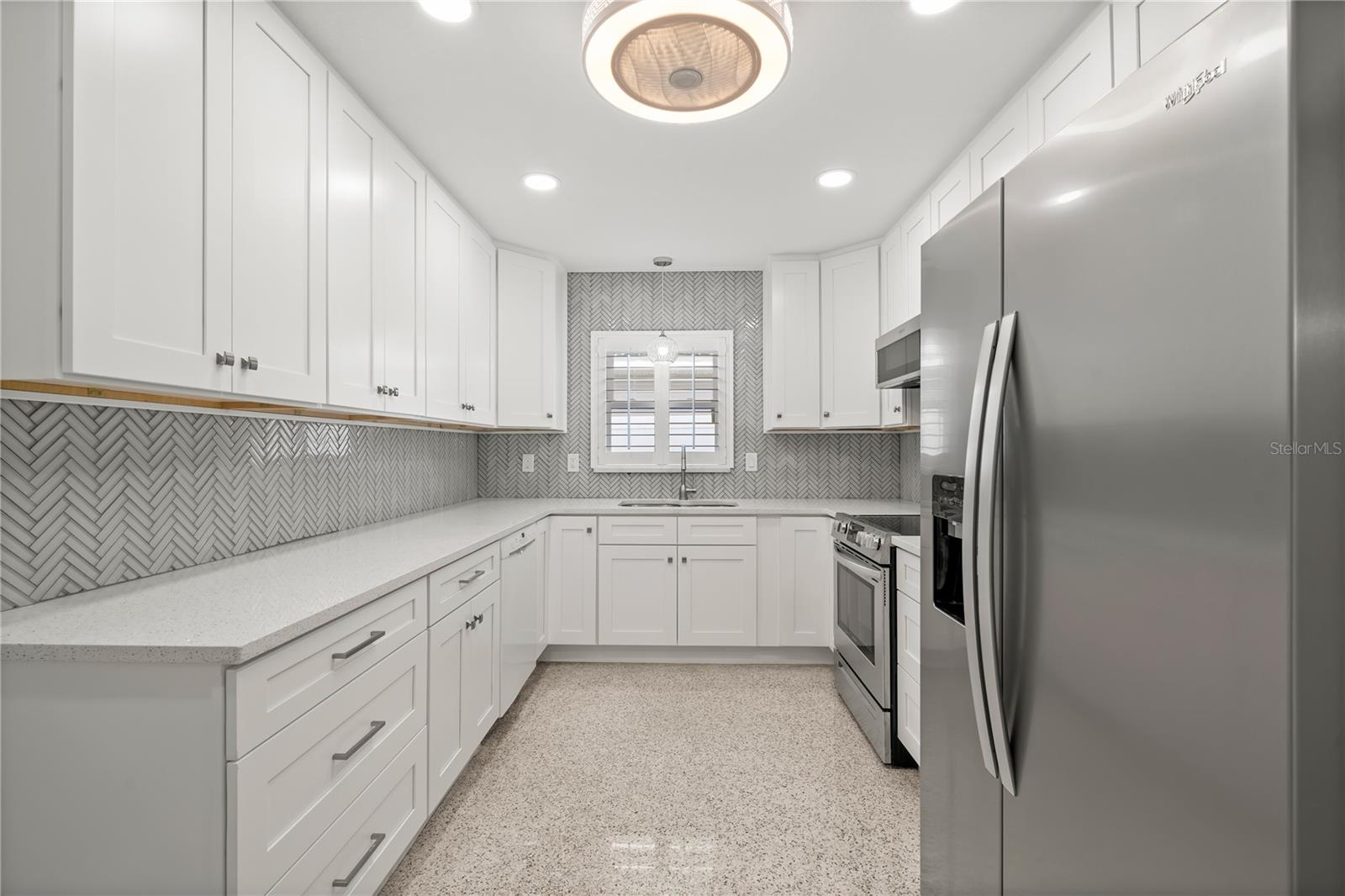 DUNEDIN ISLES ESTATES 1ST ADD - Residential Lease