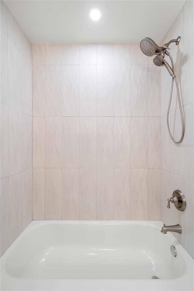 DUNEDIN ISLES ESTATES 1ST ADD - Residential Lease