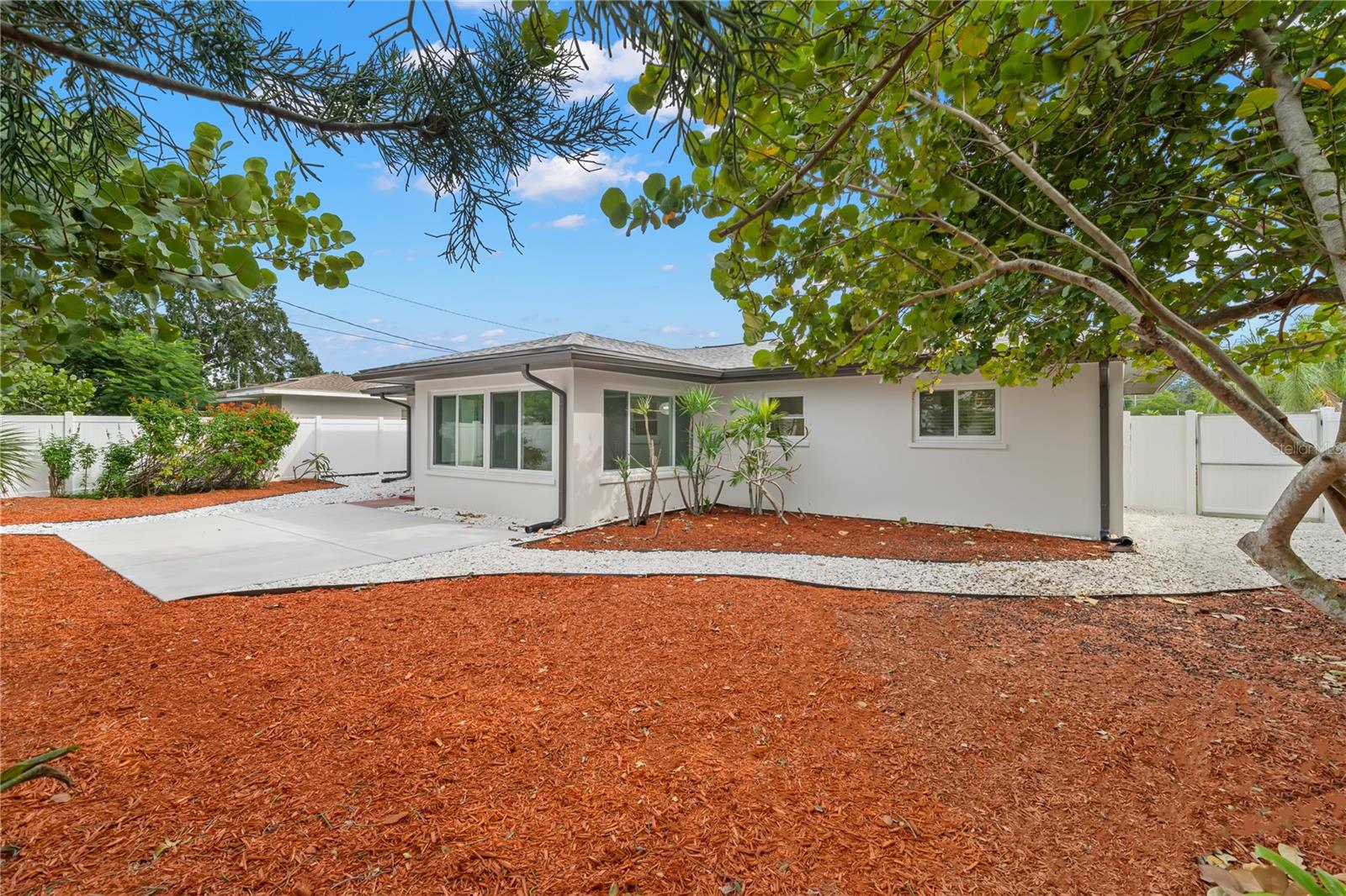 DUNEDIN ISLES ESTATES 1ST ADD - Residential Lease