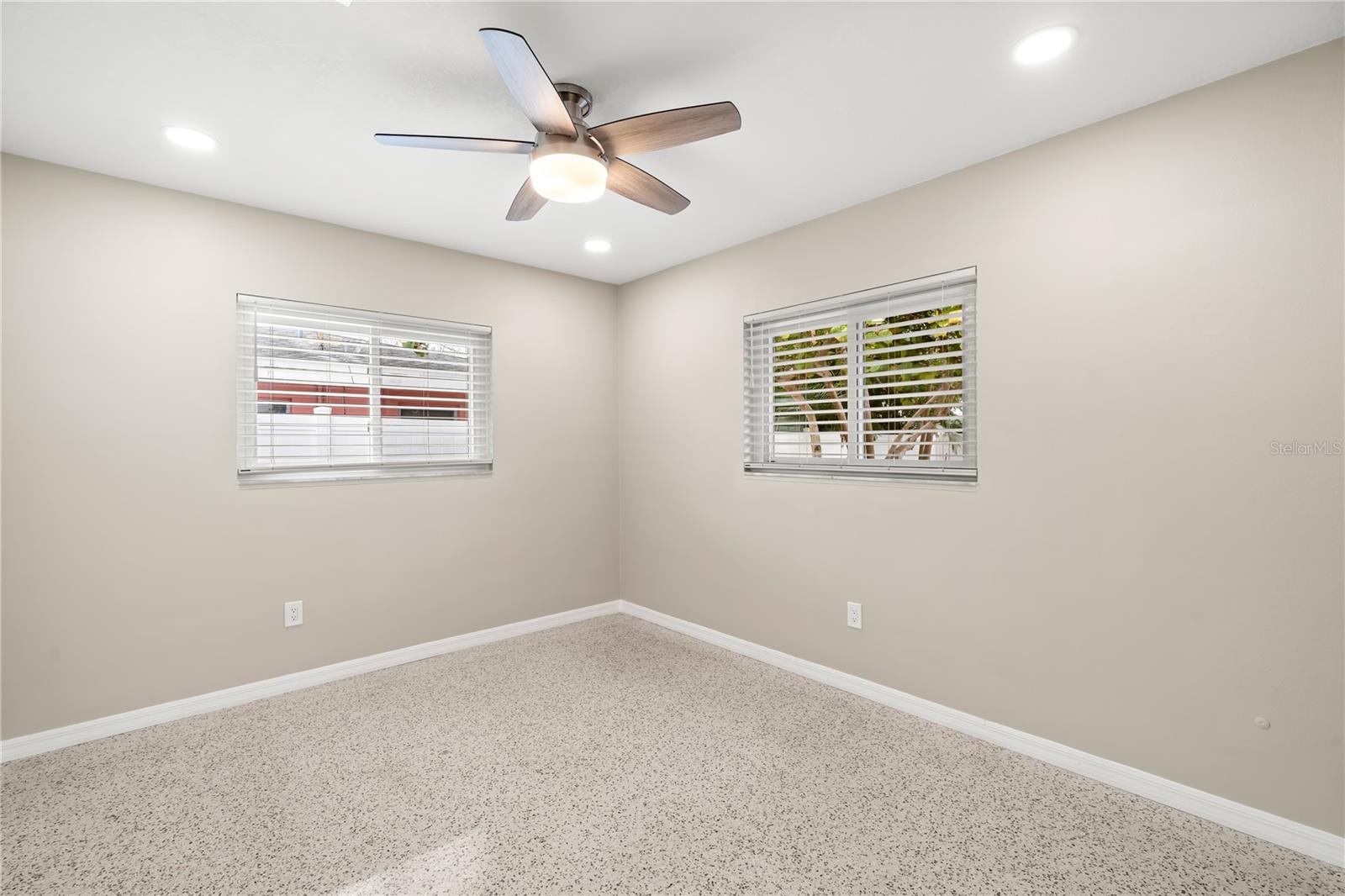 DUNEDIN ISLES ESTATES 1ST ADD - Residential Lease