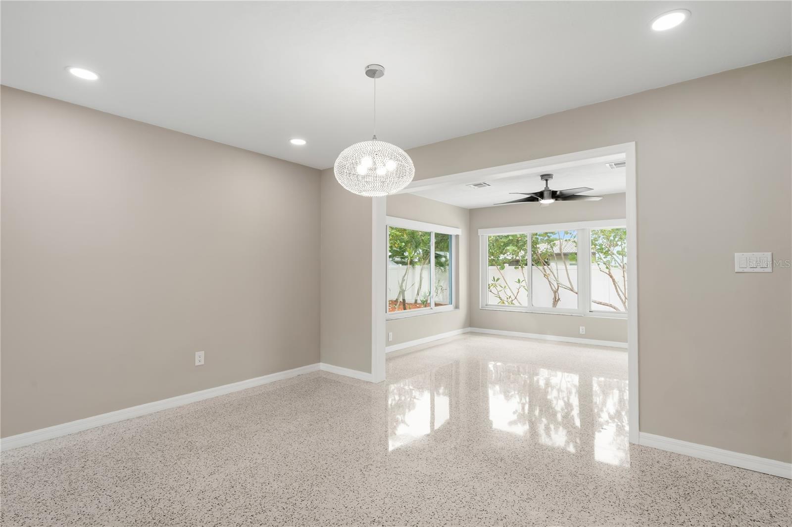 DUNEDIN ISLES ESTATES 1ST ADD - Residential Lease