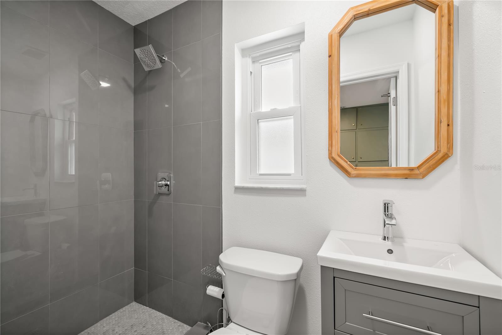 DUNEDIN ISLES ESTATES 1ST ADD - Residential Lease