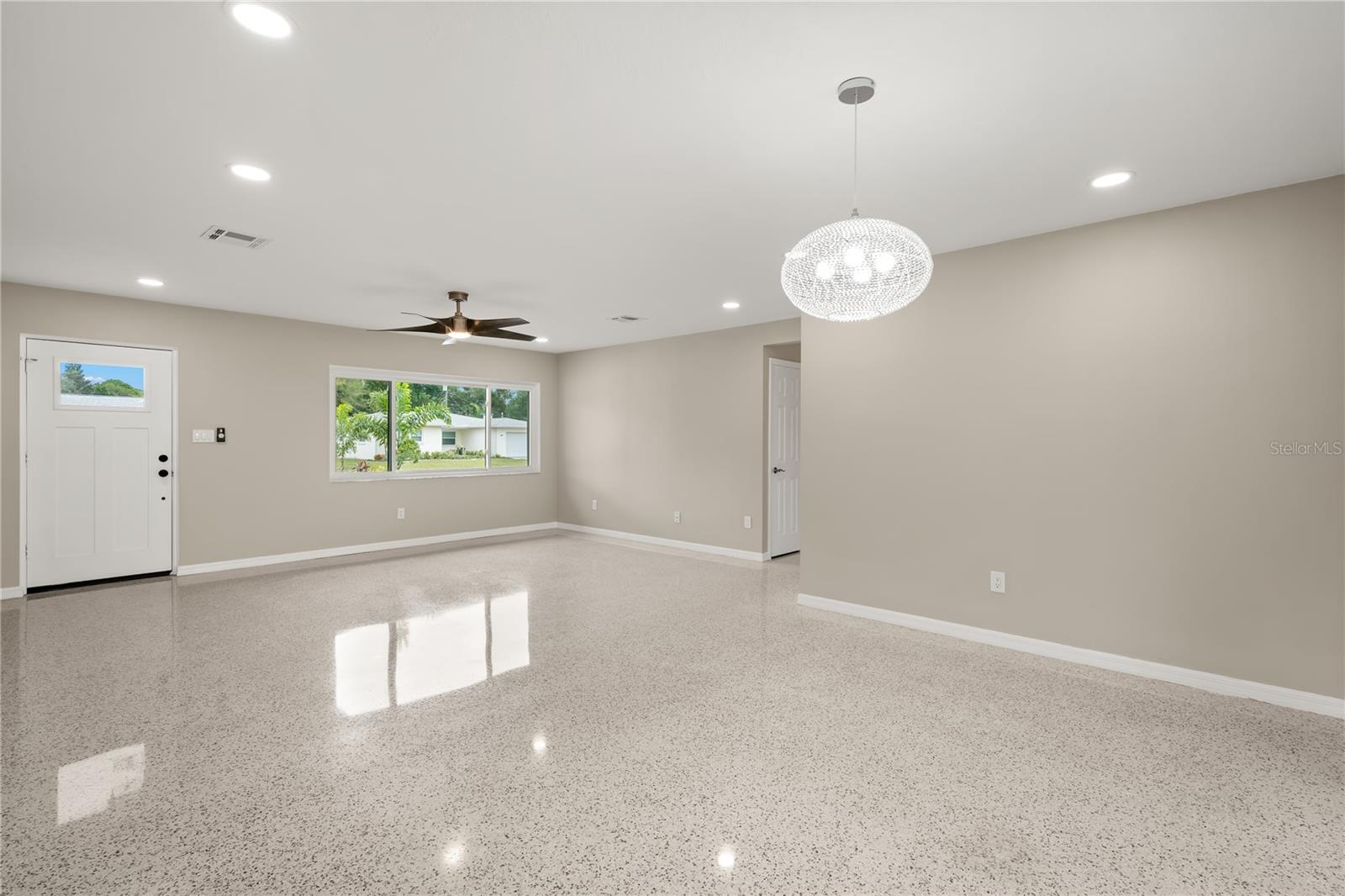 DUNEDIN ISLES ESTATES 1ST ADD - Residential Lease