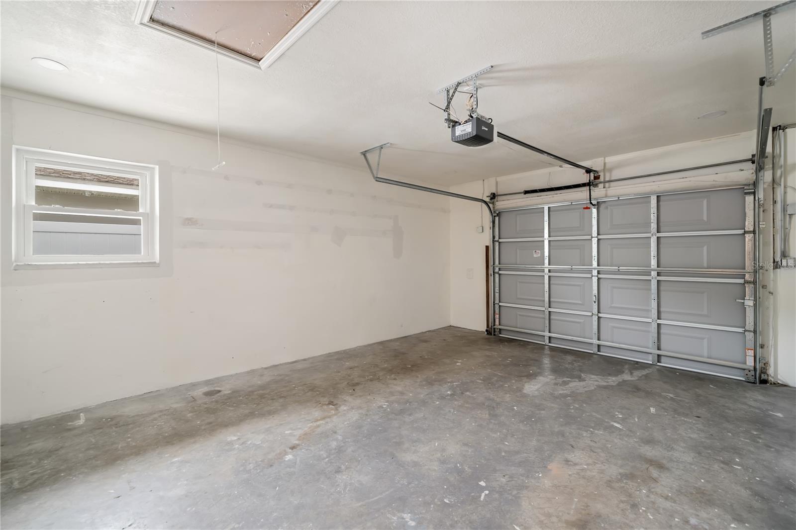 DUNEDIN ISLES ESTATES 1ST ADD - Residential Lease